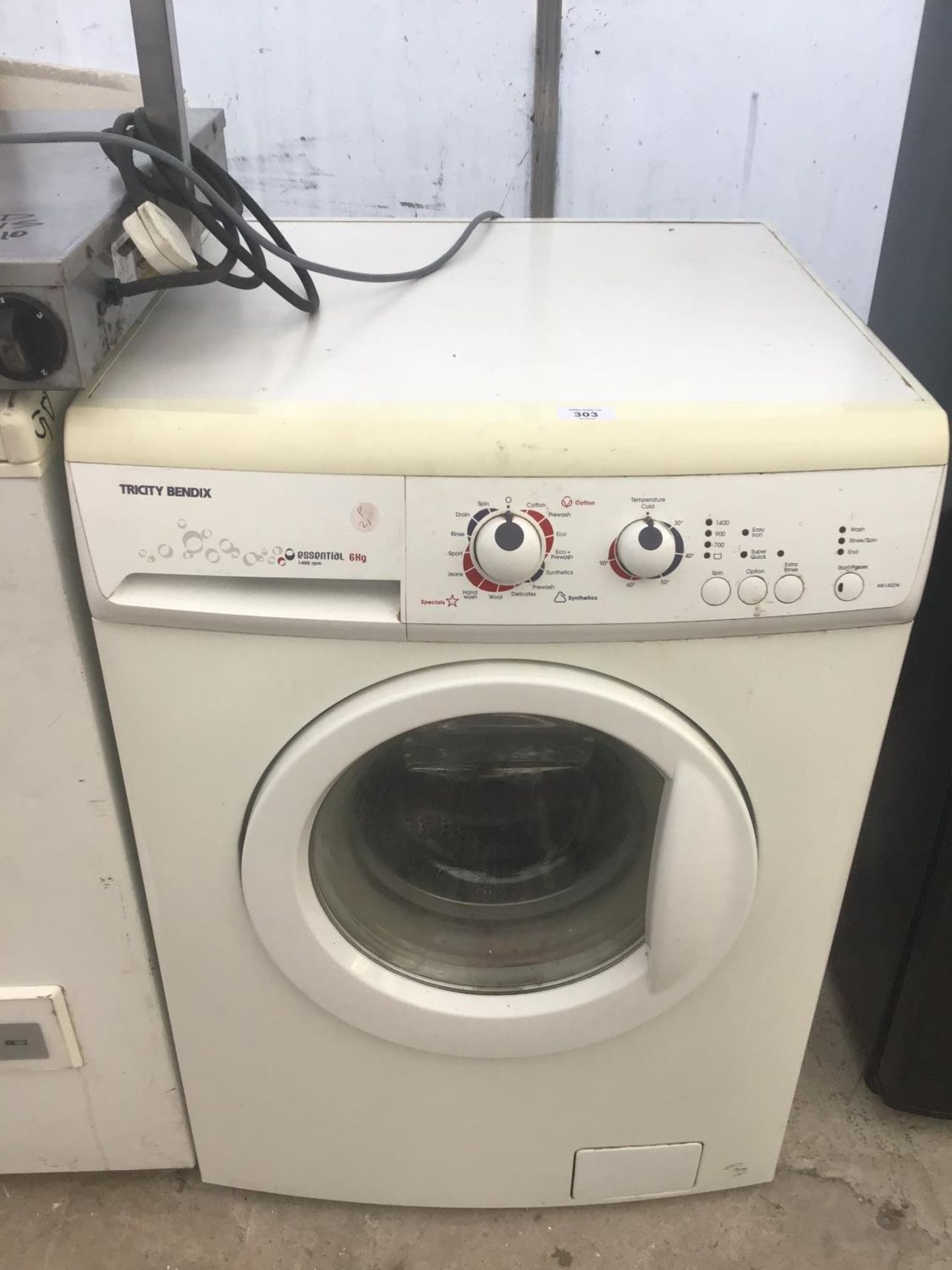 A TRICITY BENDIX WASHER IN WORKING ORDER