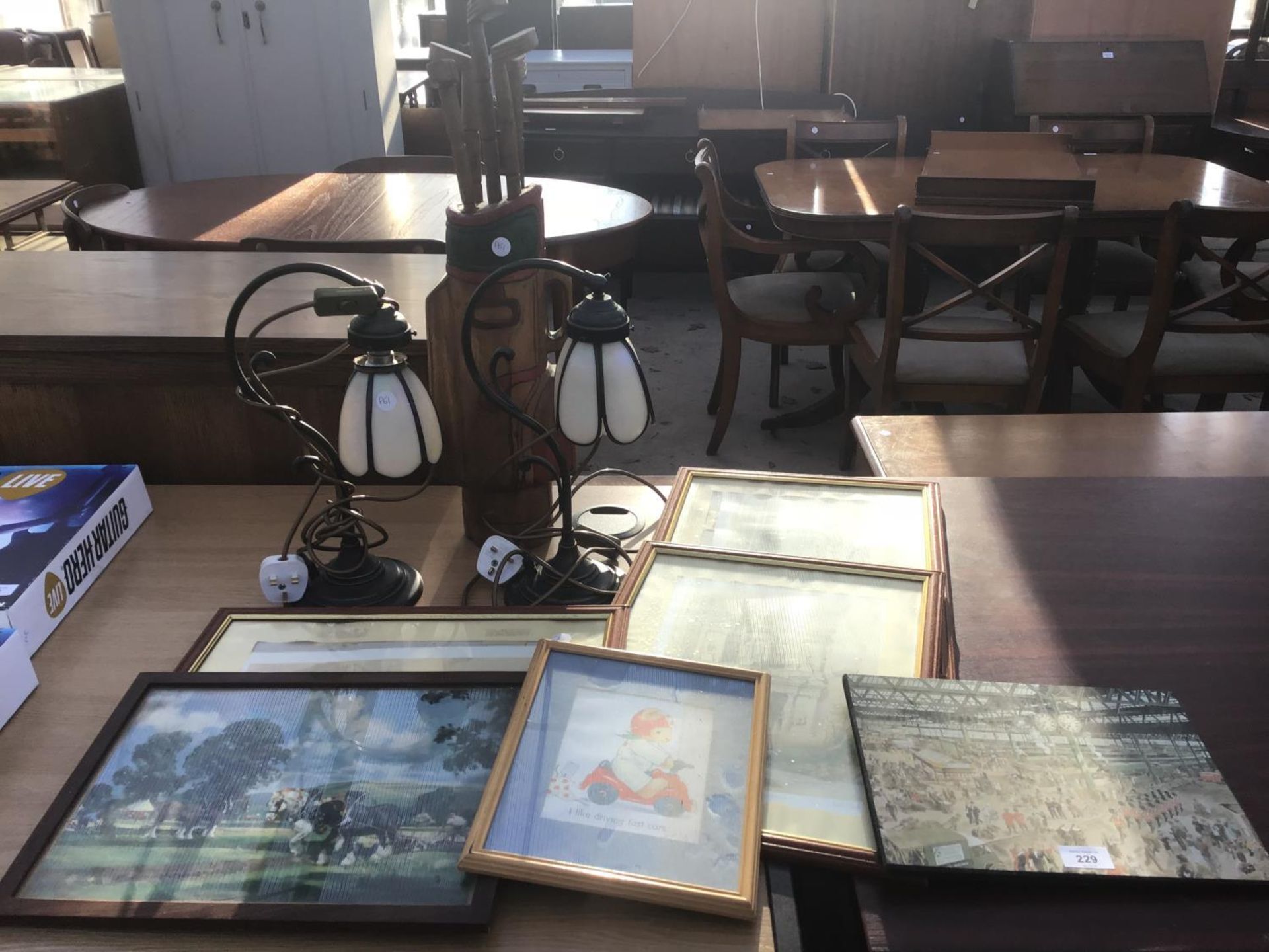A PAIR OF TIFFANY STYLE TABLE LAMPS, A WOODEN GOLF BAG AND CLUBS AND VARIOUS PICTURES