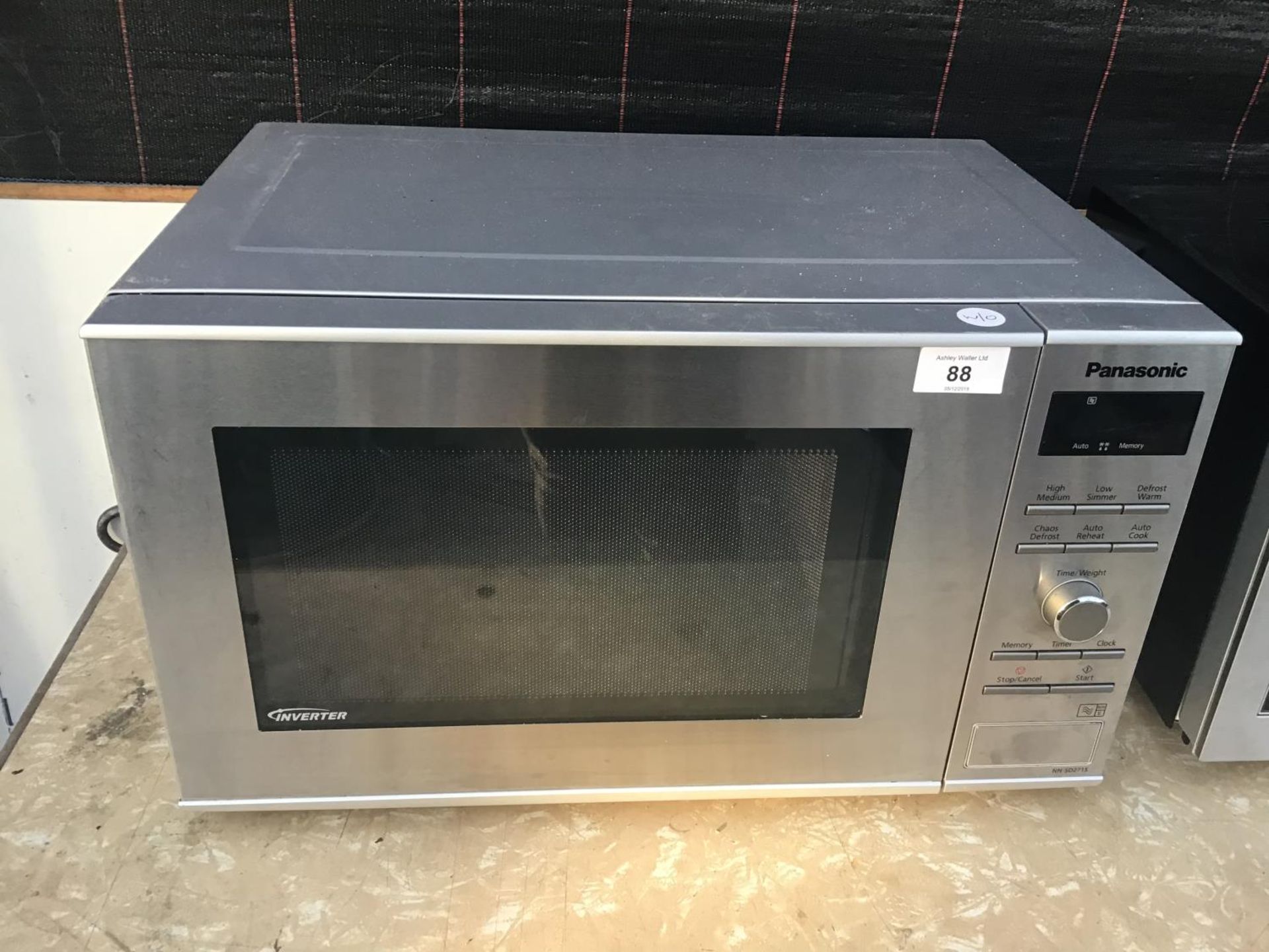 A PANASONIC INVERTER MICROWAVE IN WORKING ORDER