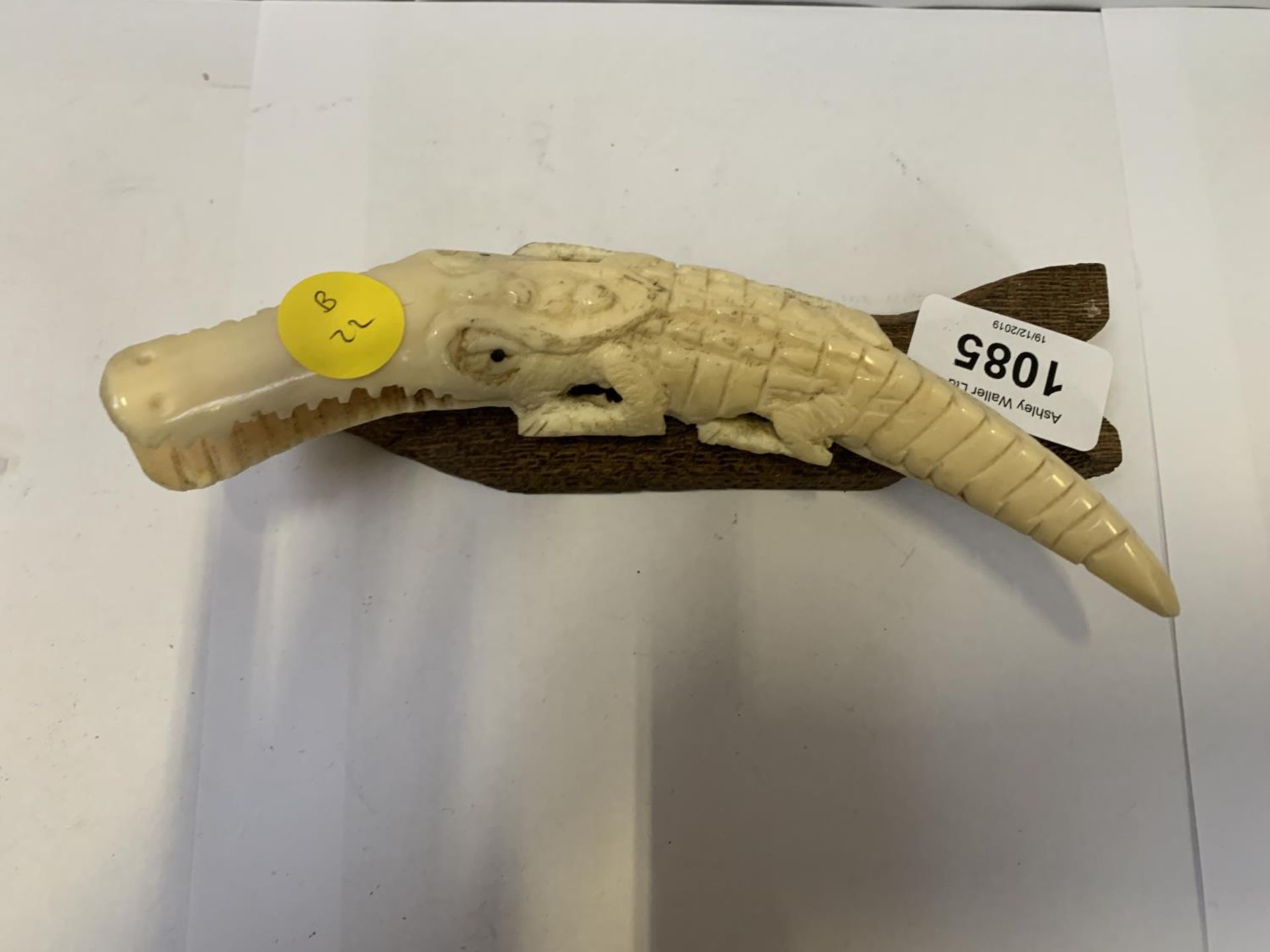 A BONE STYLE CROCODILE ON WOODEN BASE - Image 2 of 2