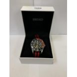 A GENTS BOXED SEIKO AUTOMATIC SPORTS WRIST WATCH