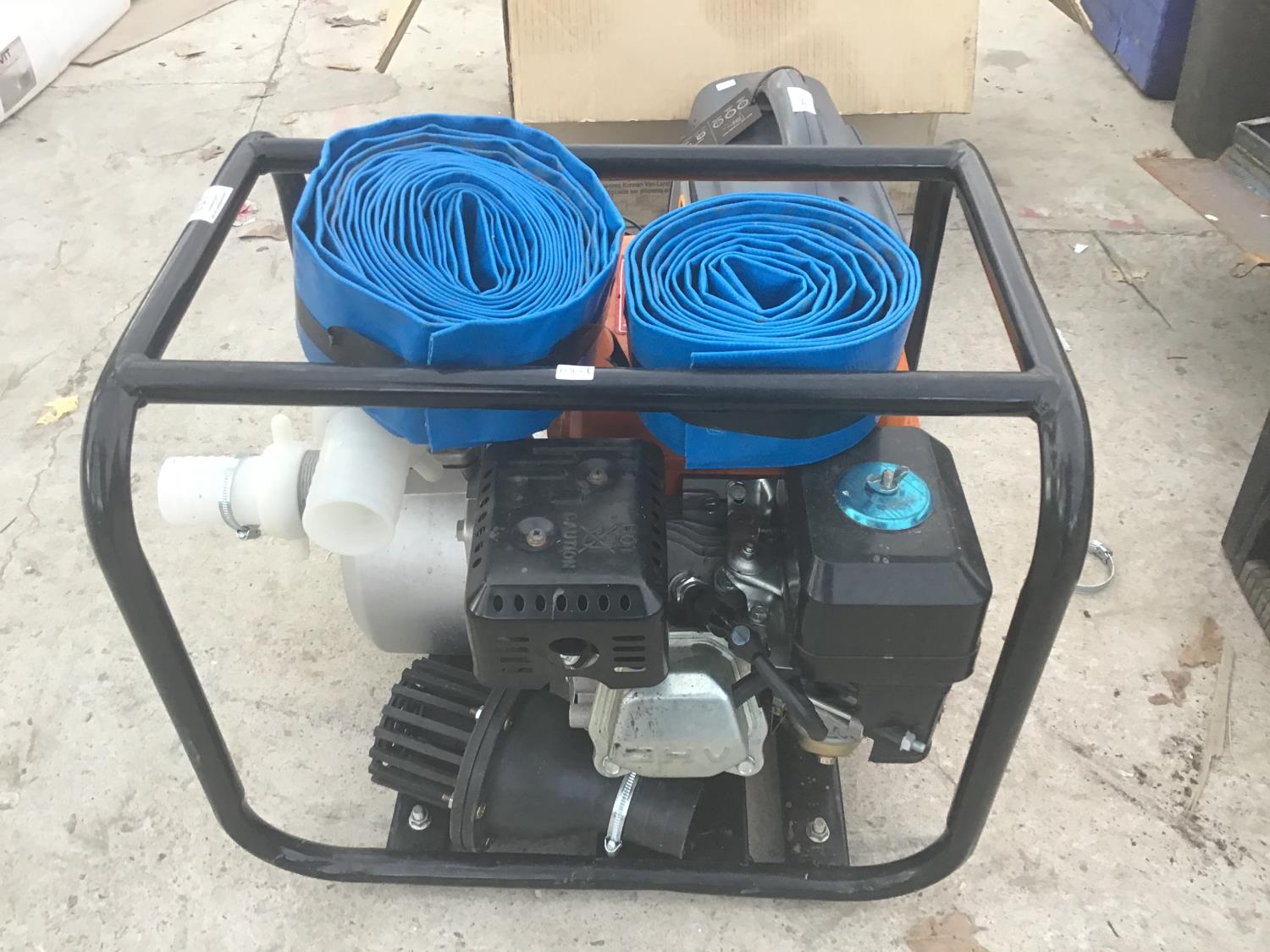 A HABA TRADING VIDA XL PETROL WATER PUMP WITH HOSES IN WORKING ORDER - Image 3 of 3