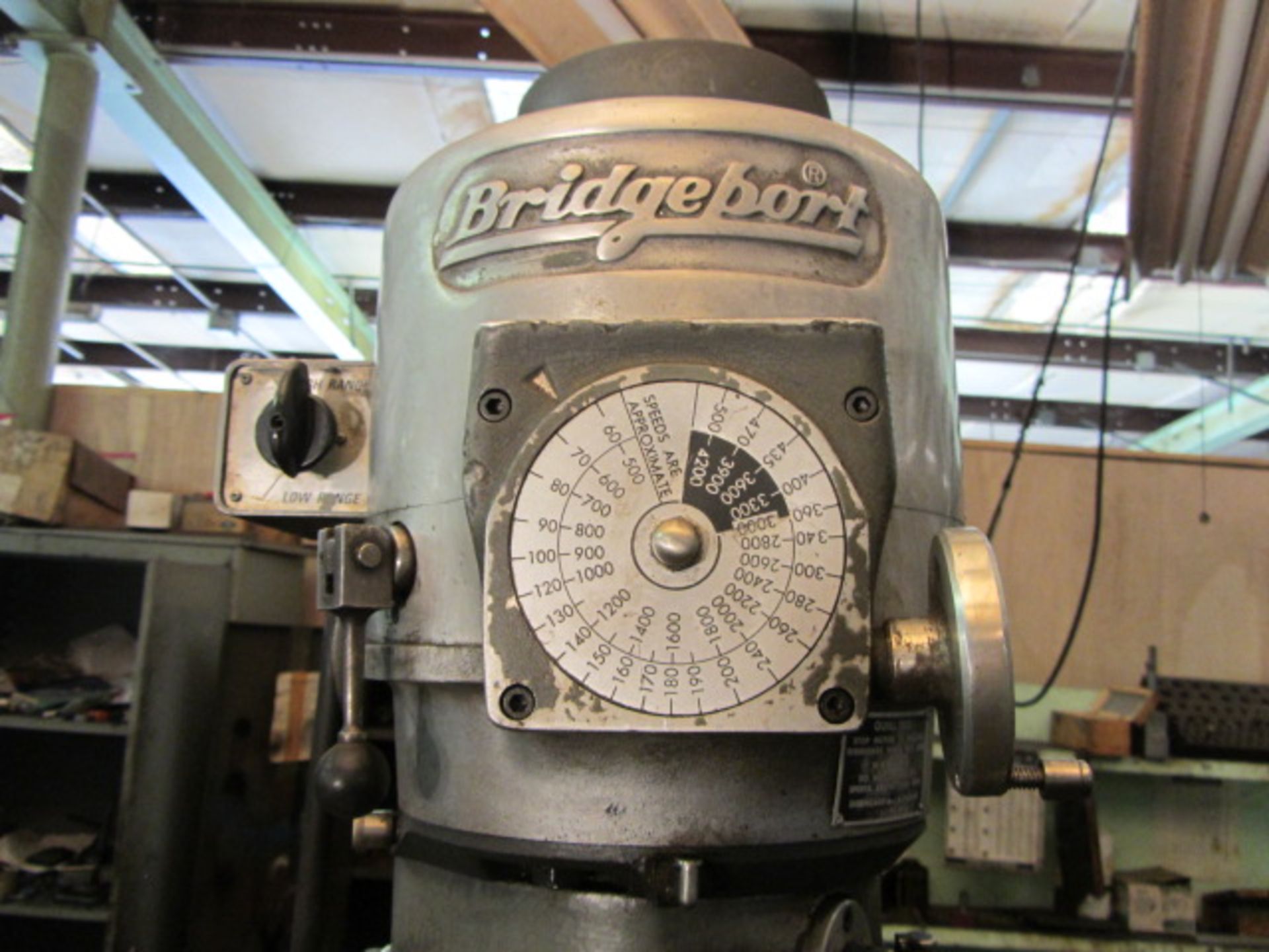 Bridgeport Vertical Milling Machine with R-8 Variable Spindle Speeds, 9'' x 42'' Table, sn:98685 - Image 3 of 4