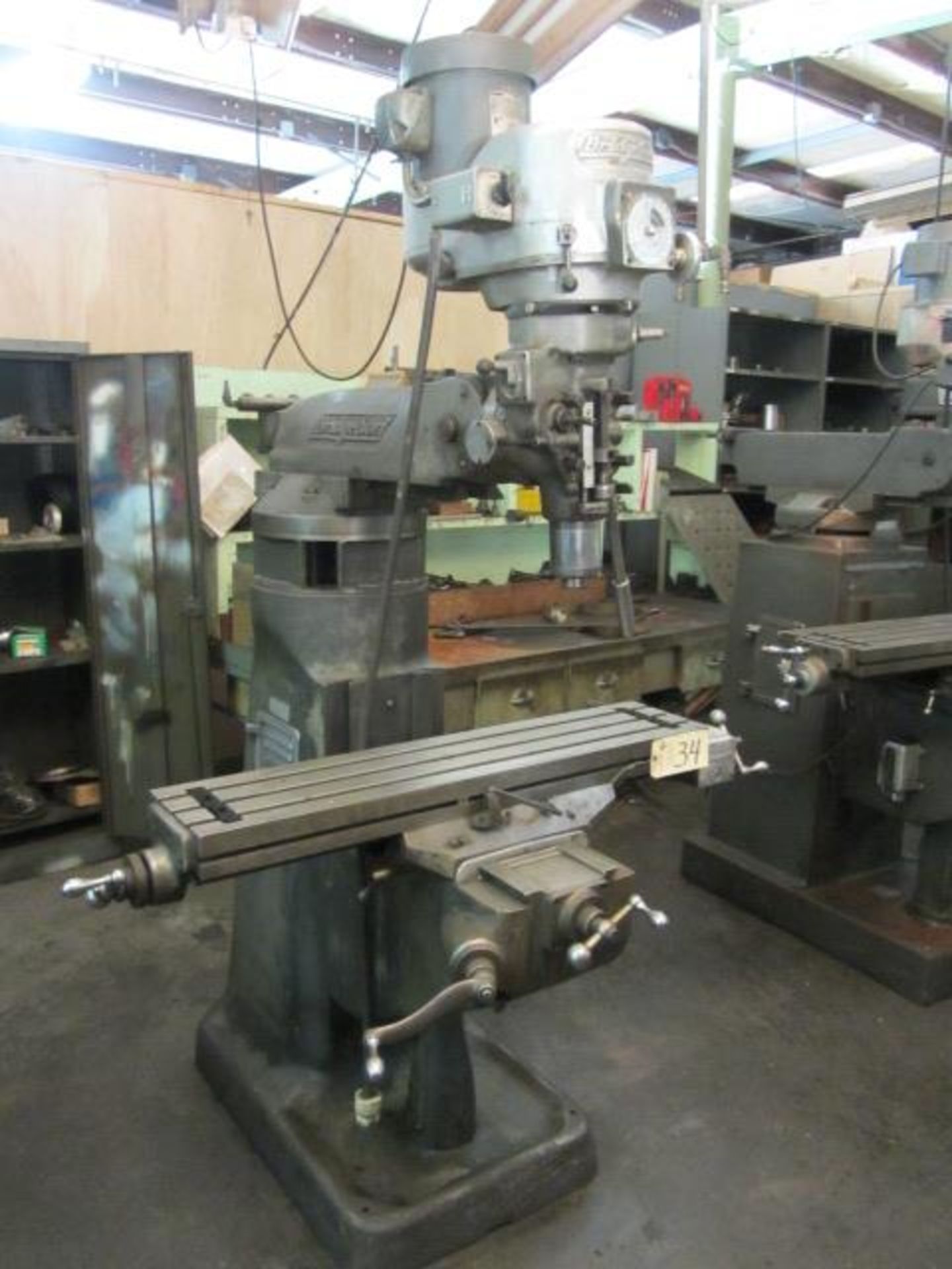 Bridgeport Vertical Milling Machine with R-8 Variable Spindle Speeds, 9'' x 42'' Table, sn:98685 - Bild 2 aus 4