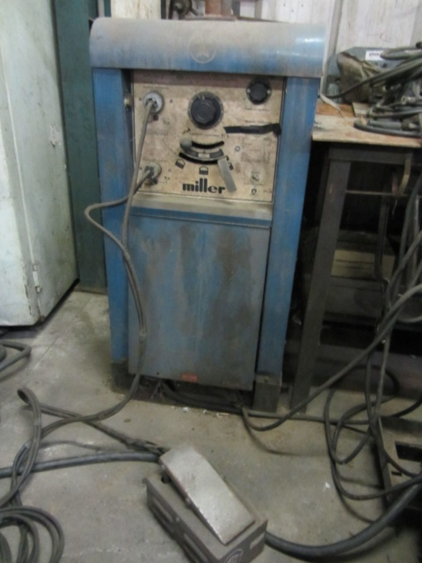 Miller 320A/BP Welder with Stick/Tig, Amp Adjustments, sn:HF888509