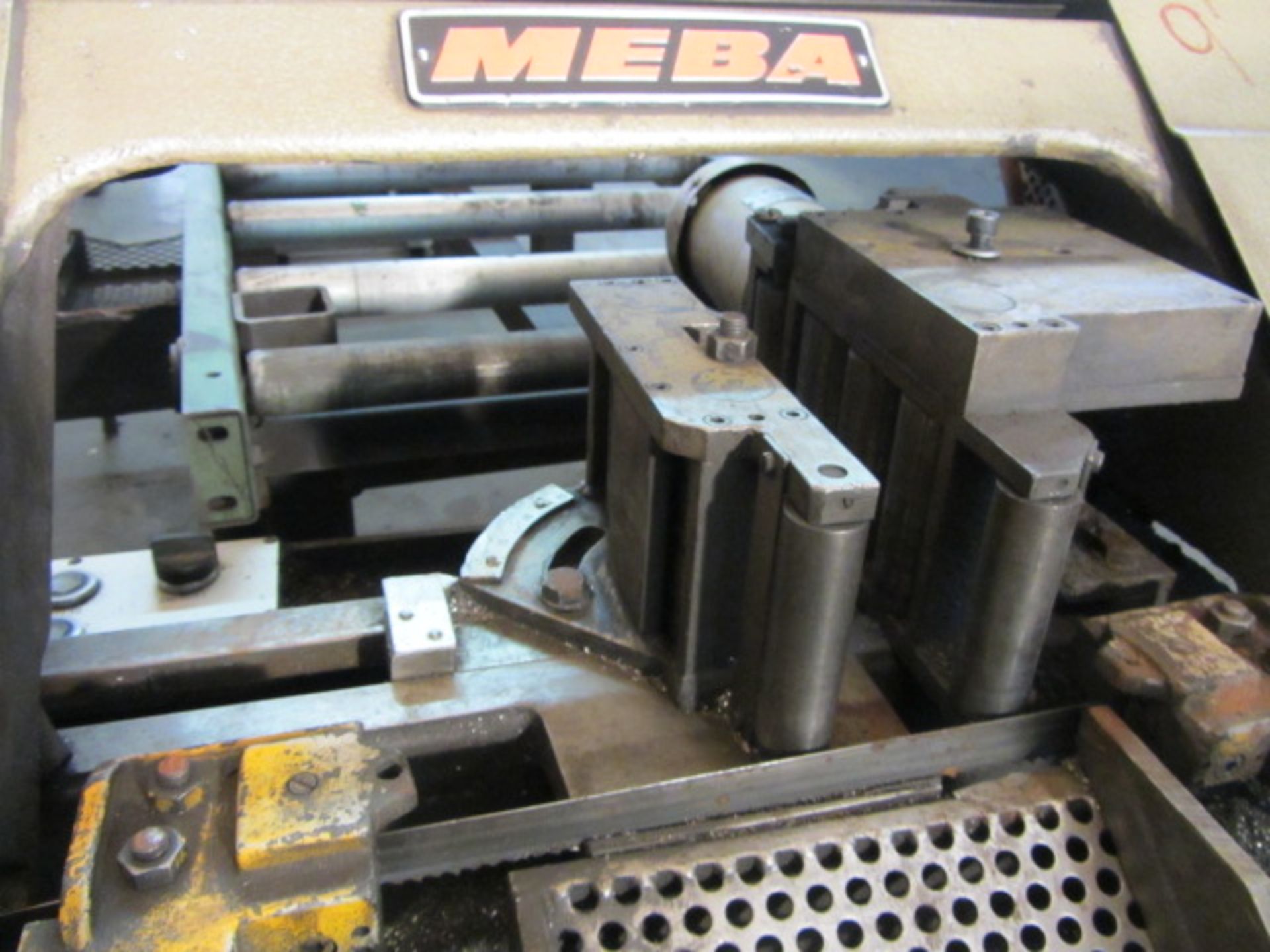 Meba Model 170A/3 Horizontal Bandsaw with 10'' x 10'' Capacity, Auto Bar Feed, Feed Conveyor, sn: - Image 5 of 6