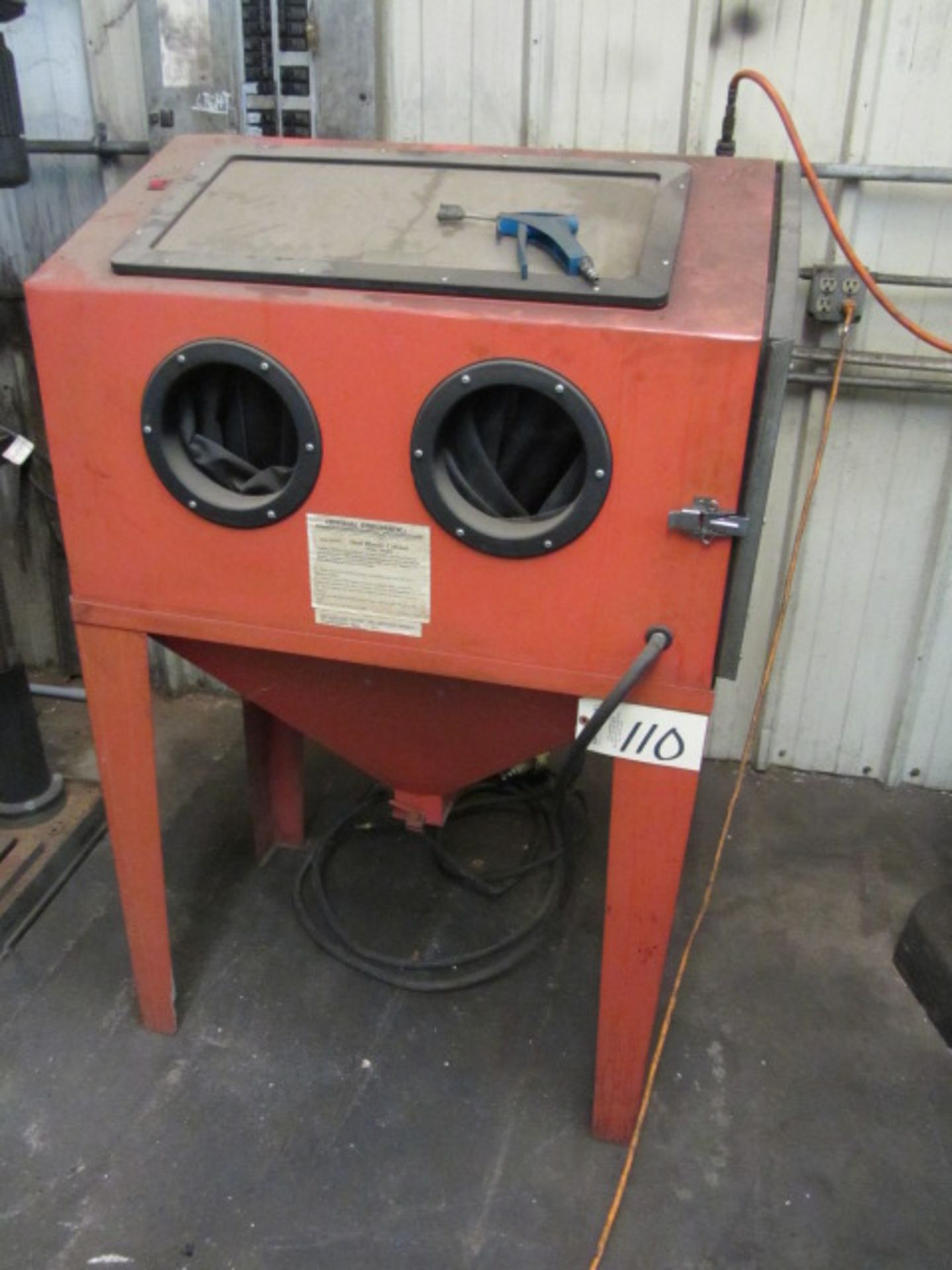 Central Pneumatic Blast Cabinet with Gloves