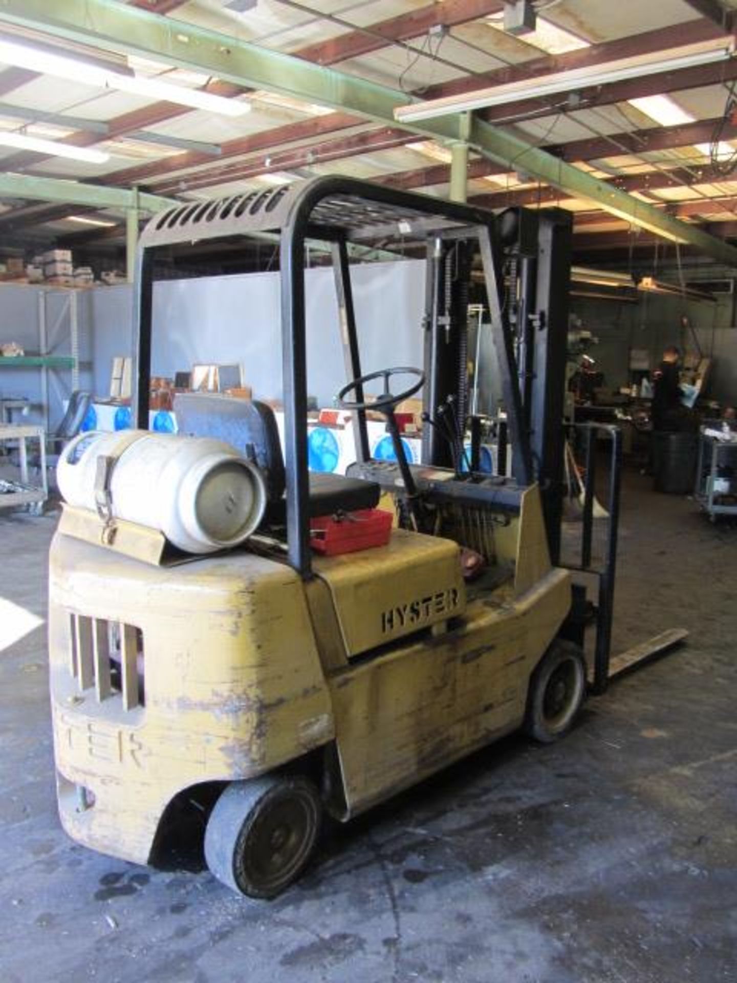 Hyster Model S40XL 4650lb Capacity Propane Forklift with 4 Hard Tires, 48'' Forks, 2-Stage Mast, - Image 3 of 6