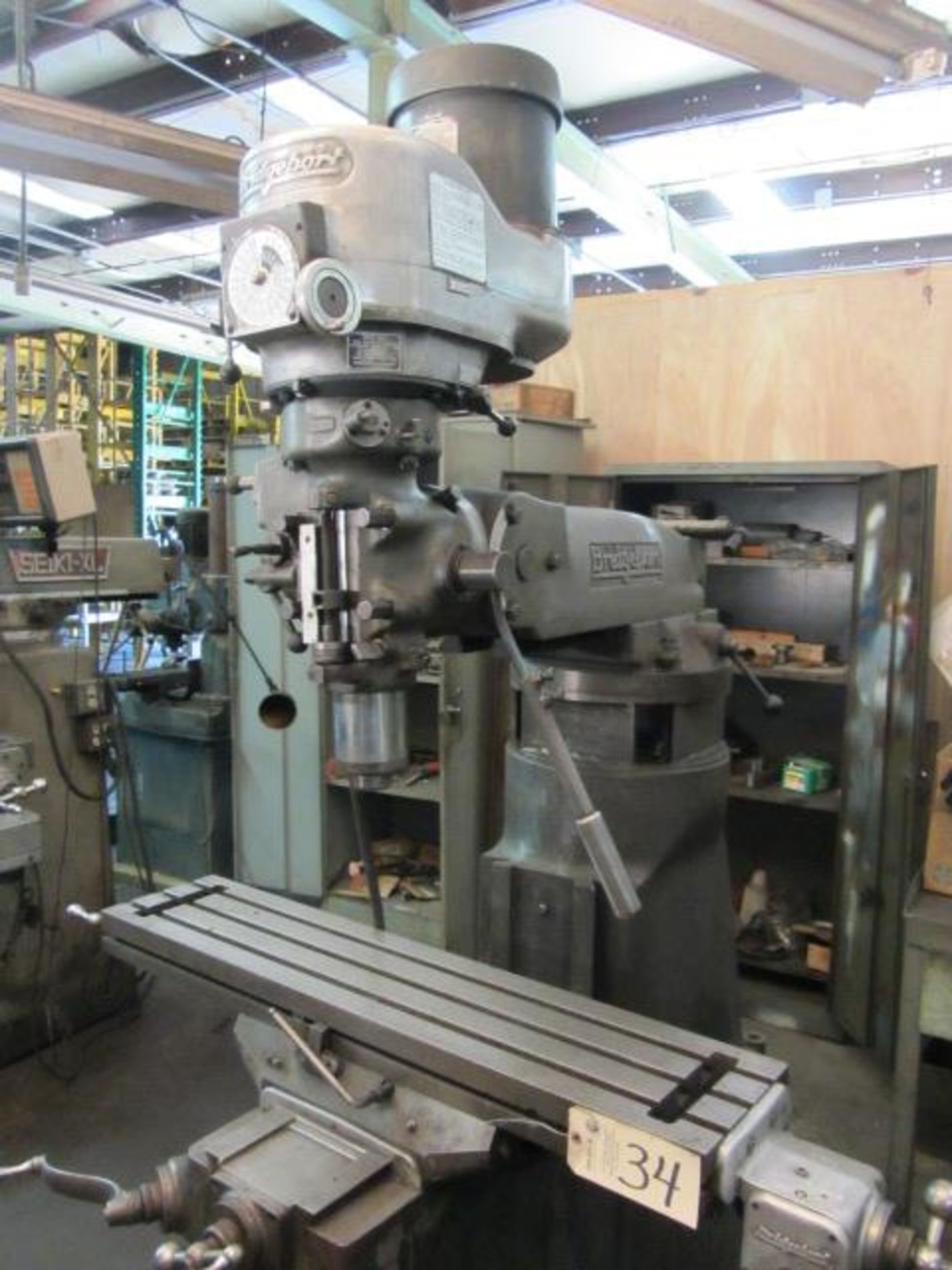 Bridgeport Vertical Milling Machine with R-8 Variable Spindle Speeds, 9'' x 42'' Table, sn:98685 - Bild 4 aus 4