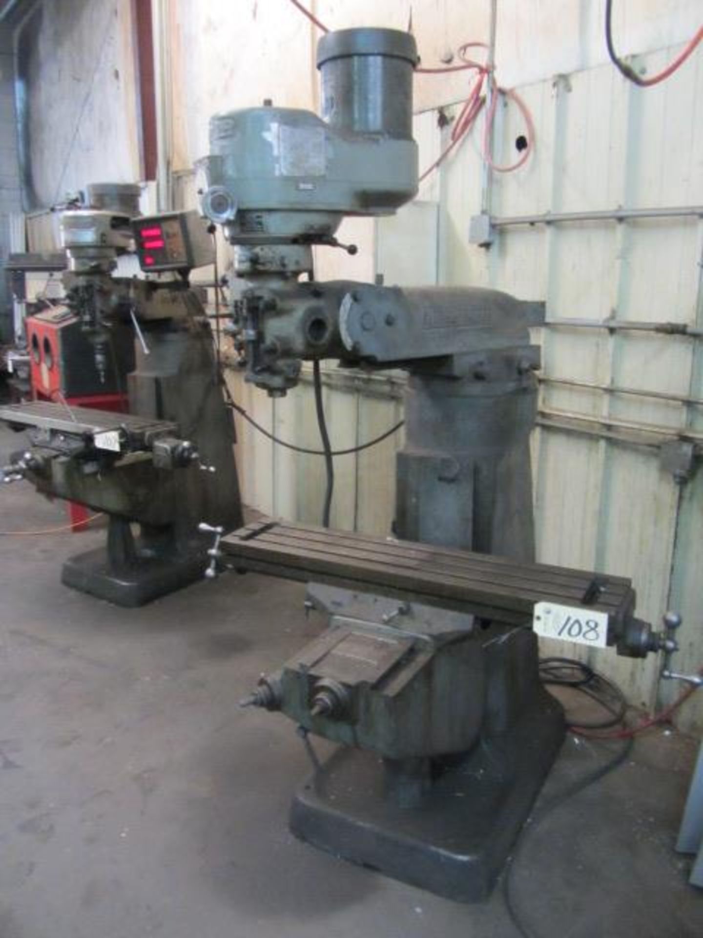 Bridgeport Vertical Milling Machine with R-8 Variable Spindle Speeds, 9'' x 42'' Table, sn:116520 - Bild 3 aus 4