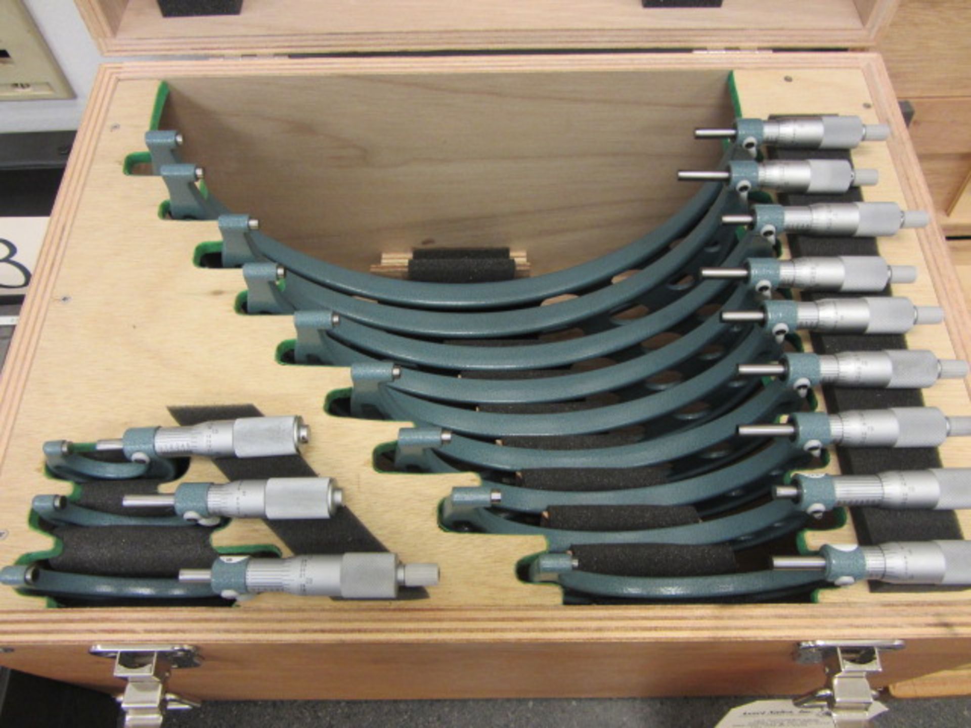 Mitutoyo 0''-12'' Micrometer Set