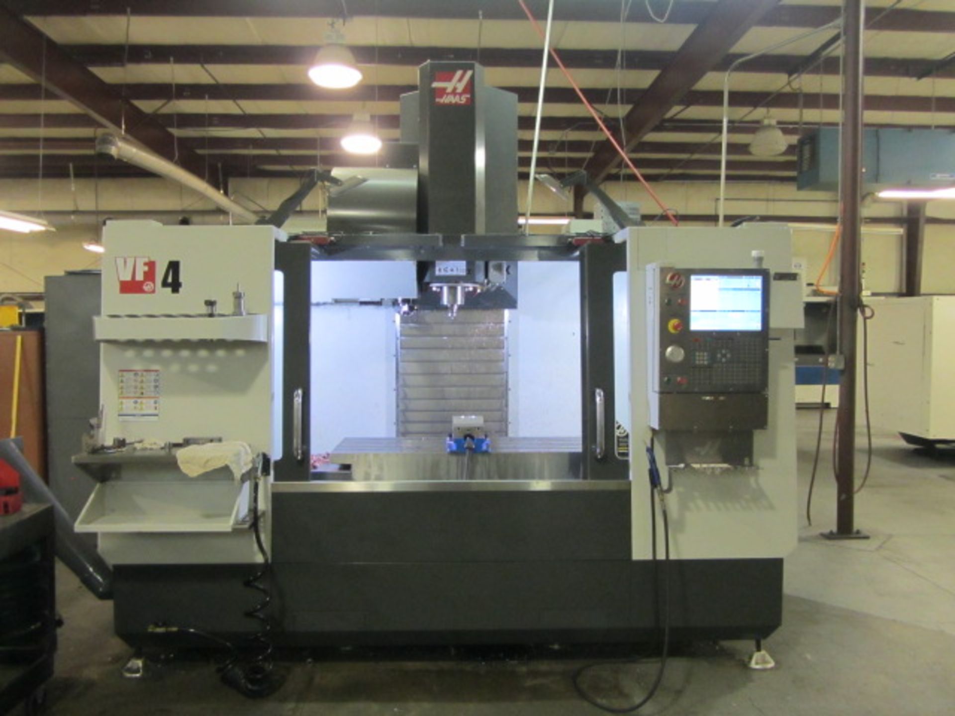 Haas VF-4 CNC Vertical Machining Center with 52'' x 20'' Table, #40 Taper Spindle Speeds to 8100 - Bild 4 aus 8
