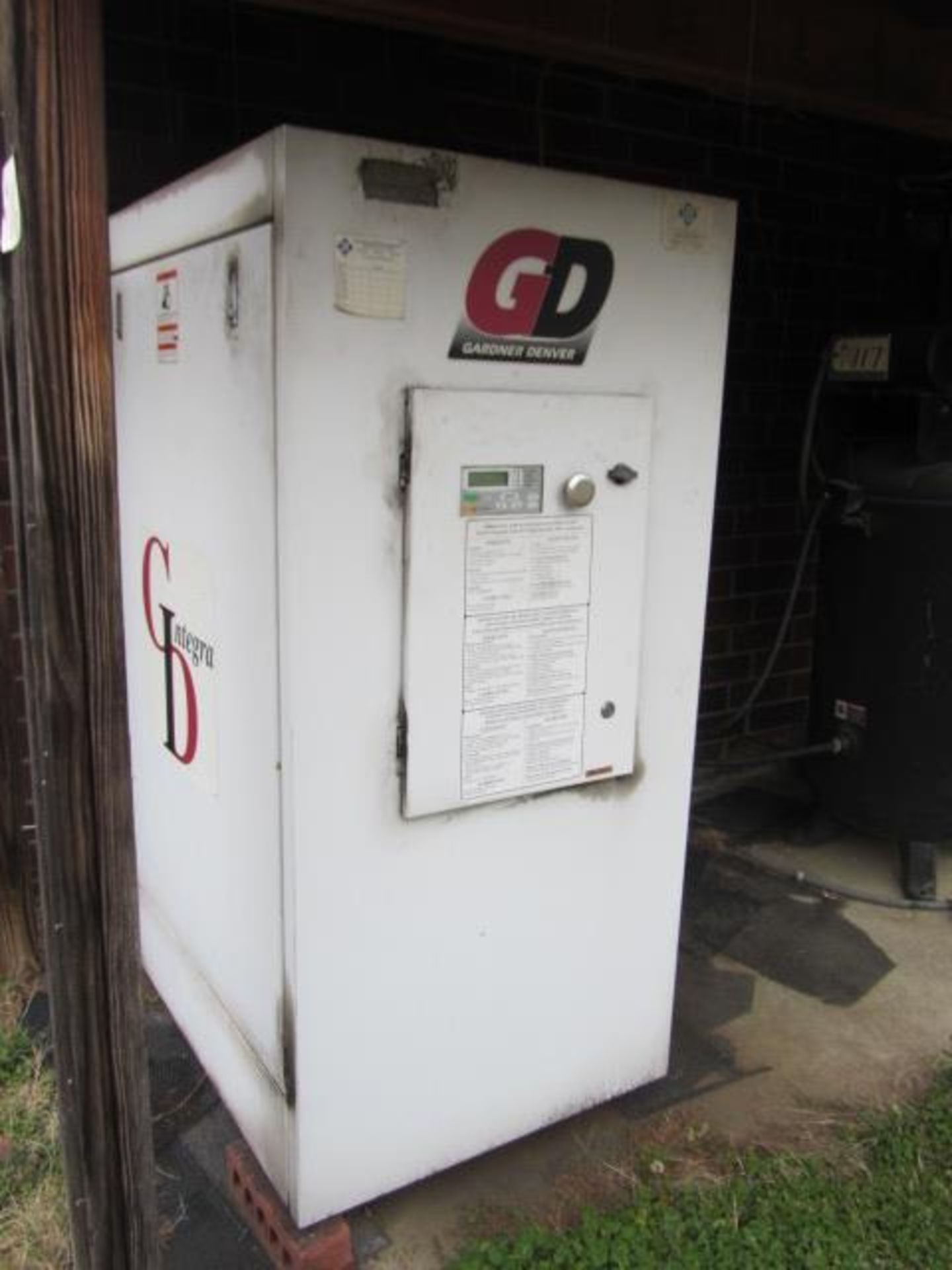 Gardner Denver Integra 25HP Rotary Screw Air Compressor with Digital Control - Image 5 of 6