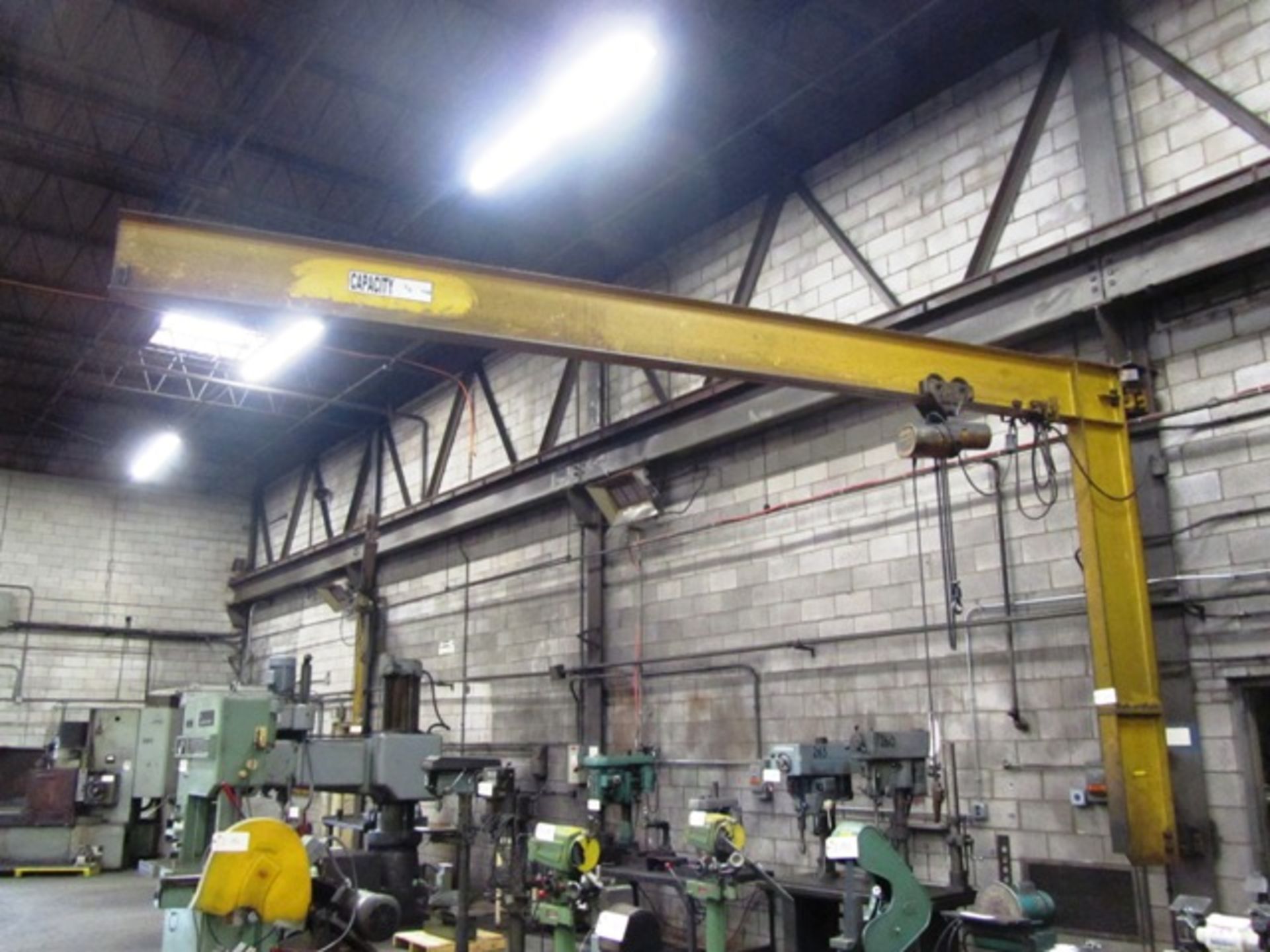 1/4 Ton Wall Mounted Jib Crane with Budgit 1/2 Ton Electric Hoist with Pendant Control