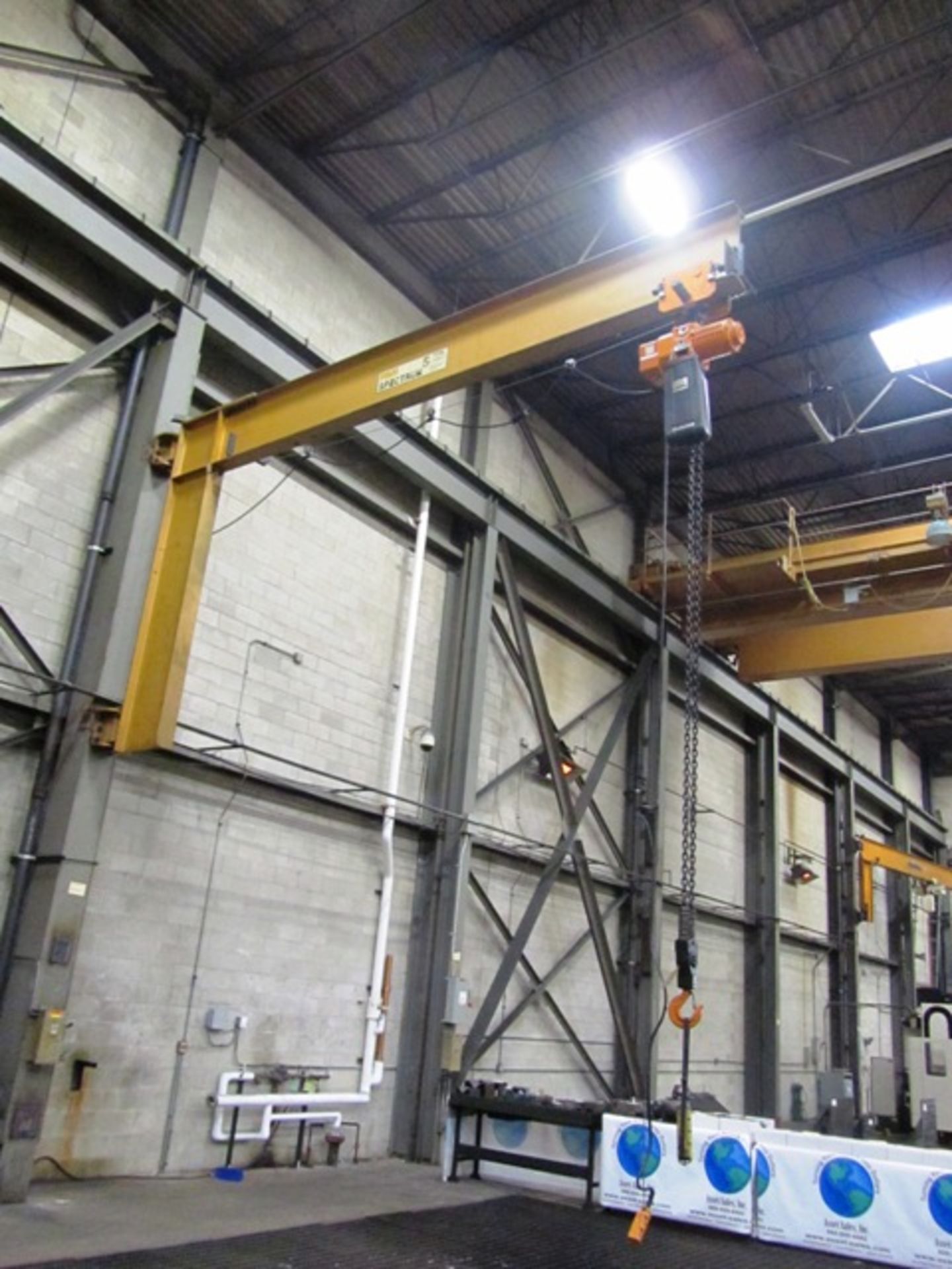 P & H Spectrum 5 Ton Wall Mounted Jib Crane with Acculift 5 Ton Electric Hoist with Pendant Control