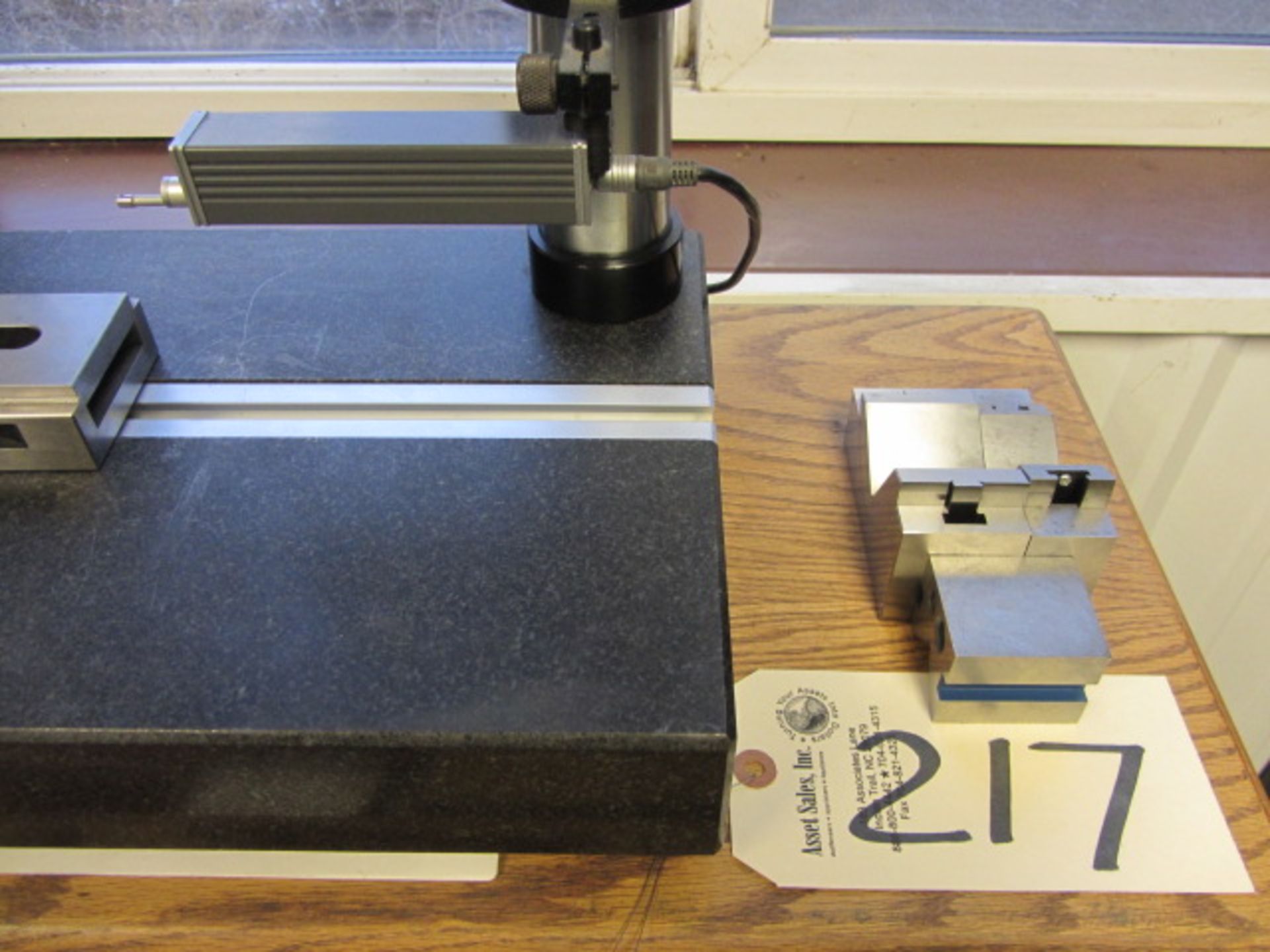 Mitutoyo Granite Surface Plate with SJ-201P Surftest - Image 2 of 4