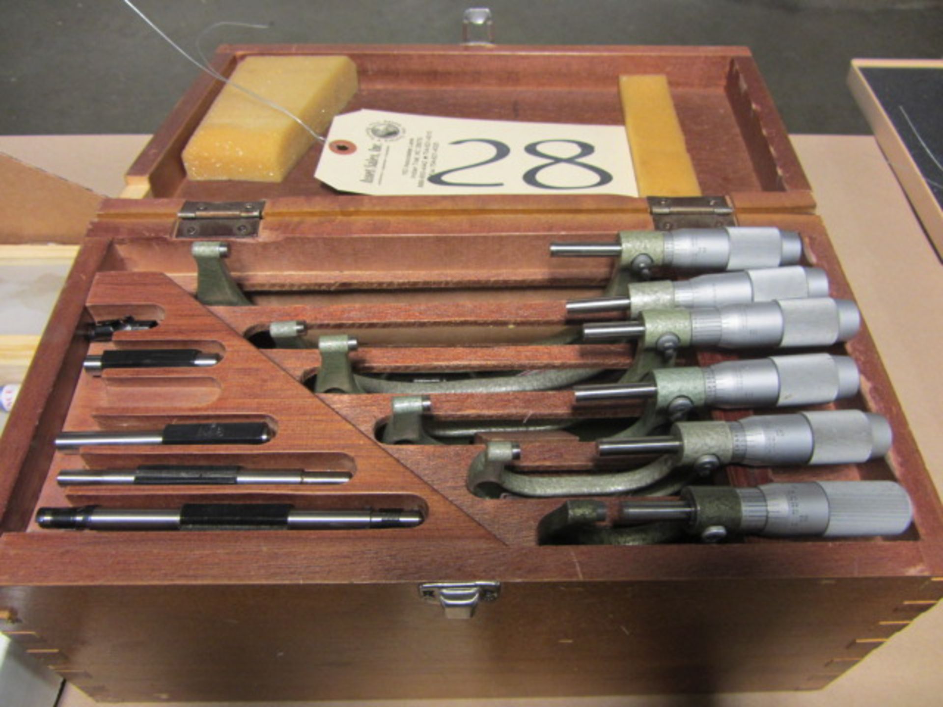 Mitutoyo 0.0''-6.0'' Micrometer Set