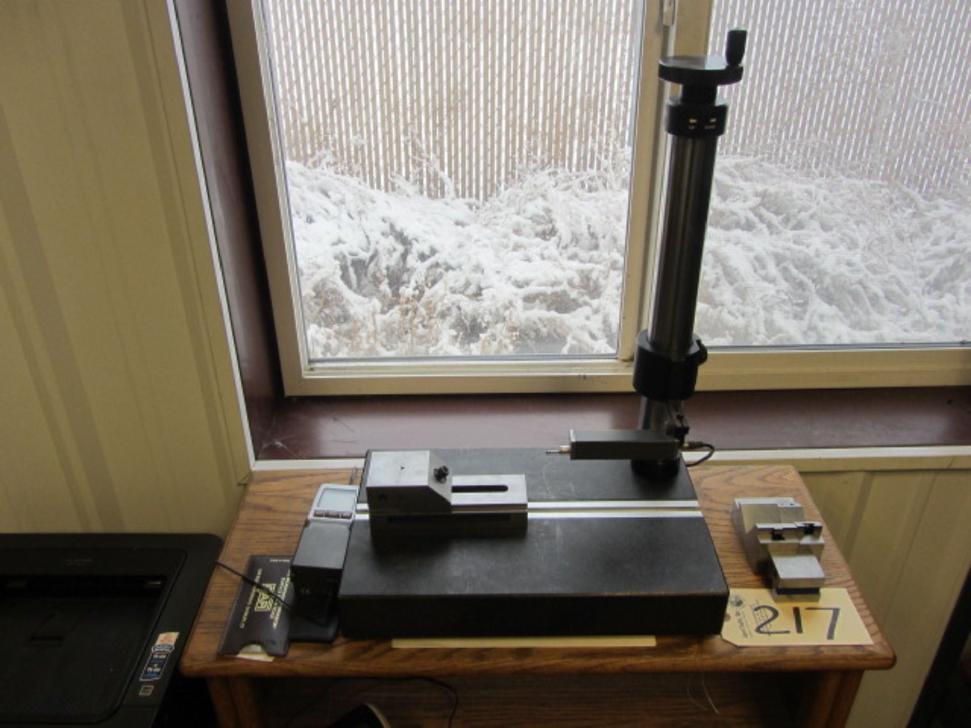 Mitutoyo Granite Surface Plate with SJ-201P Surftest
