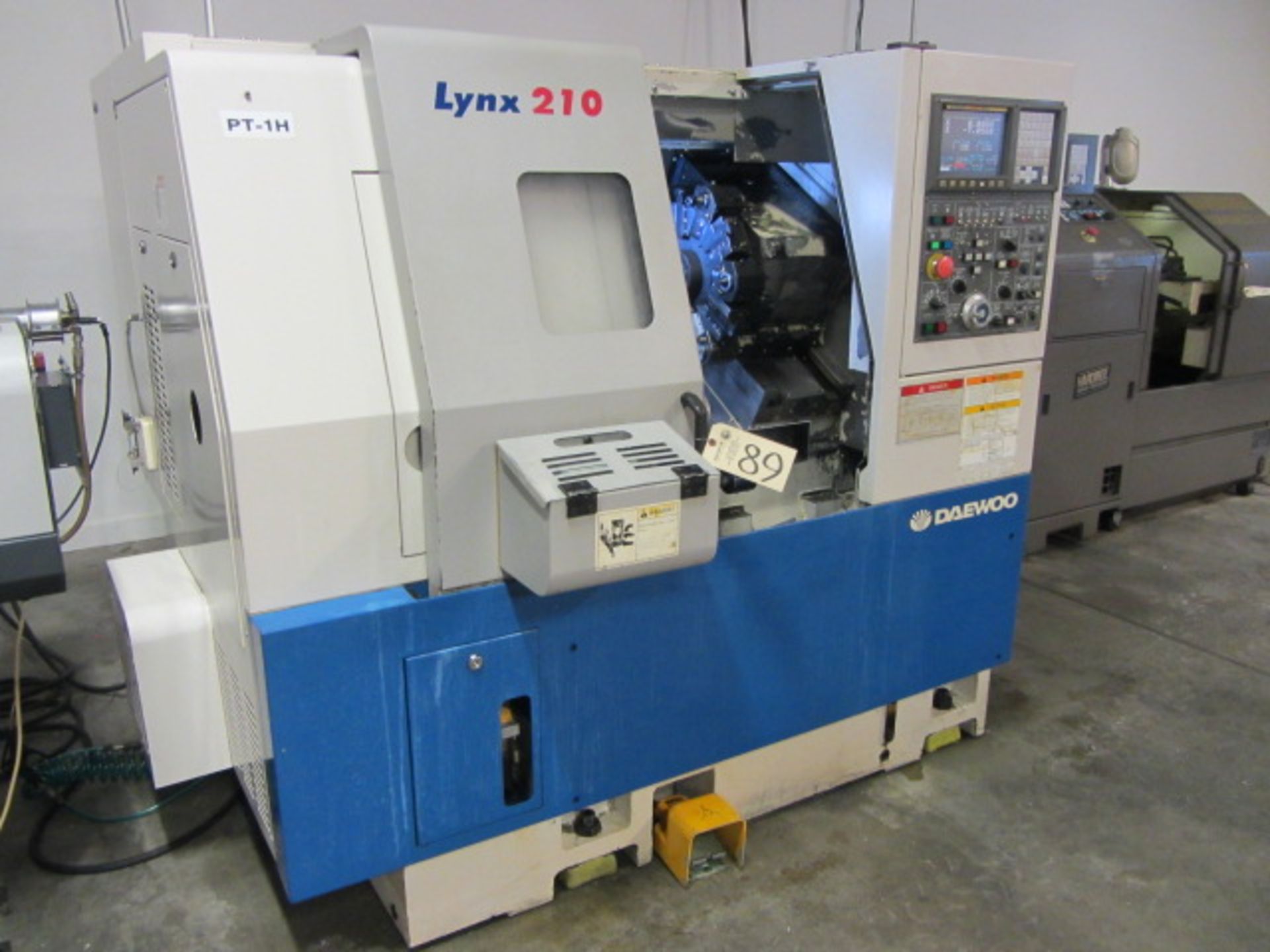 Daewoo Lynx 210A CNC Turning Center with 16C Collet Chuck, Parts Catcher, Fanuc i CNC Control, sn: - Image 5 of 7