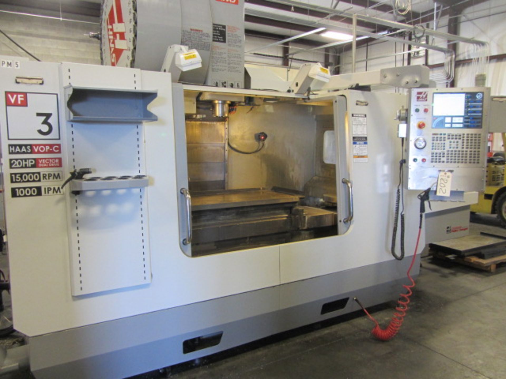 Haas VF3DAPC 4-Axis CNC Vertical Machining Center with Dual Pallet Changer, Intuitive Probing, - Bild 4 aus 10