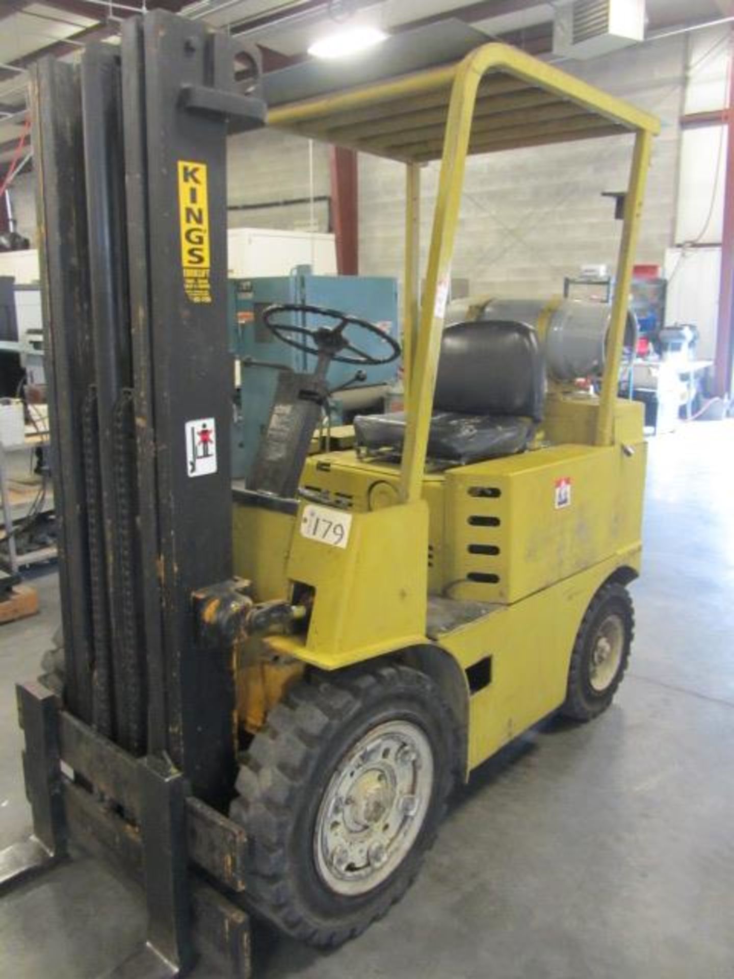 Allis-Chalmers 3600lb Capacity Propane Forklift with Indoor / Outdoor Tires, 3-Stage Mast, 42'' - Image 2 of 7