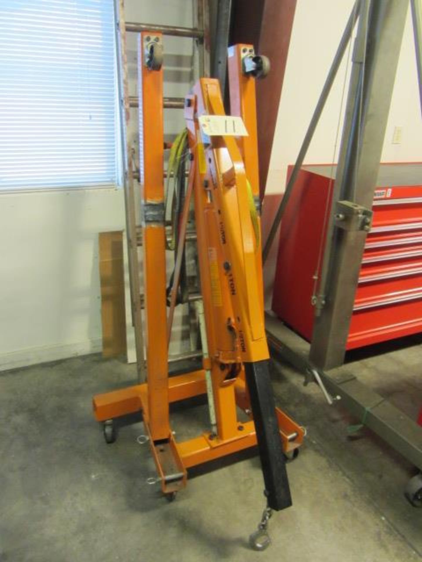 Central Hydraulics 2 Ton Foldable Shop Crane