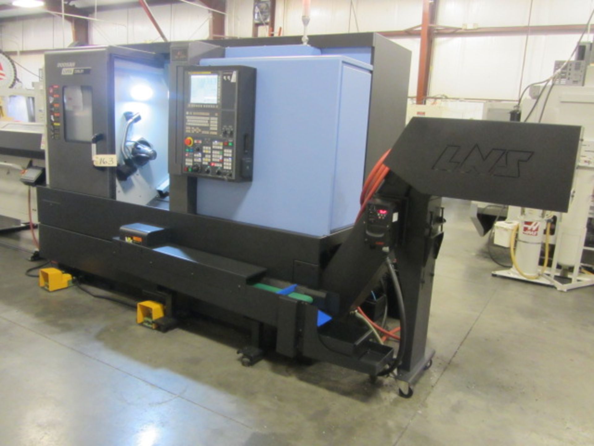 Doosan Lynx 220 LSYC CNC Turning Center with 8.25'' Chuck Main Spindle, 5.5'' Sub-Spindle, Y- - Bild 2 aus 8