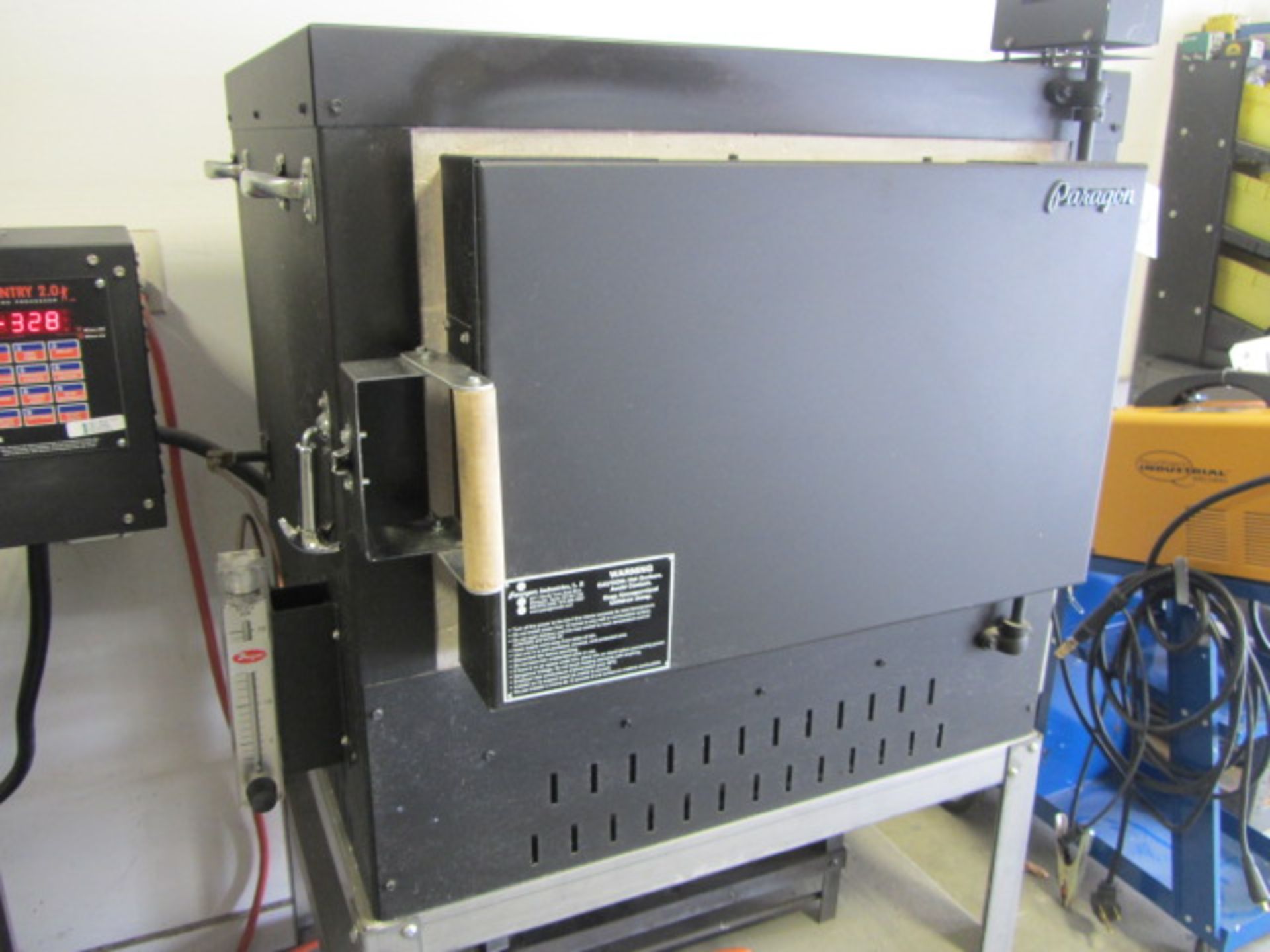 Paragon PMT21 Heat Treat Furnace with 12'' x 20'' x 20'' Inside Dimensions, PLC Digital Control, - Image 5 of 7