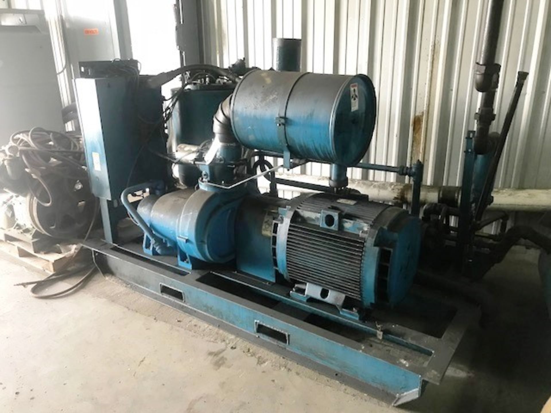 Qunicy Rotary Screw Skid Mounted 100 HP Air Compressor with Approx 40513 Hours