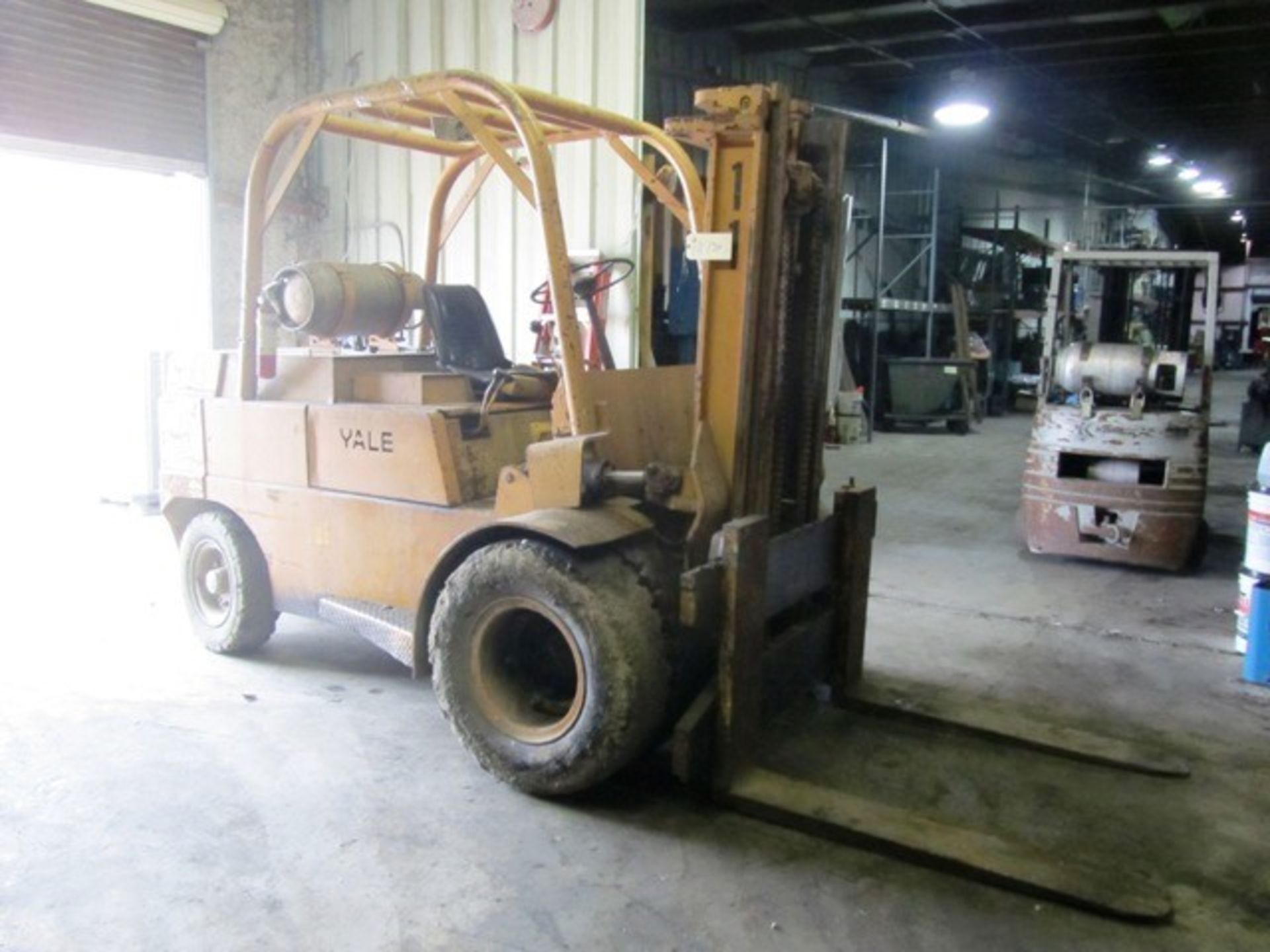 Yale Model G83P-100-SWS-086 10,000lb Capacity Propane Forklift with 2 Stage Mast, 46'' Forks, Dual