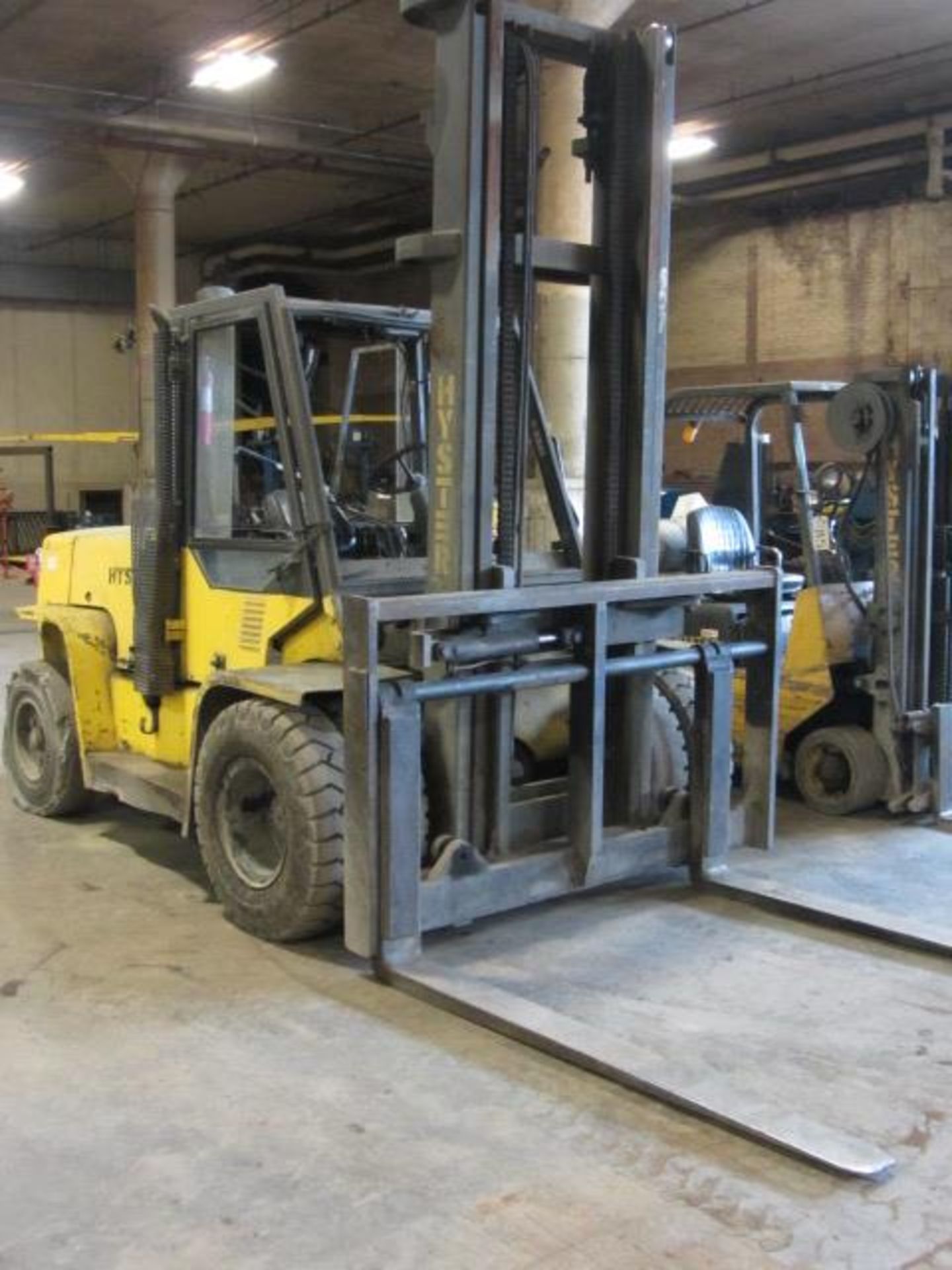 Hyster Model H135XL Outdoor 14,000lb Capacity Diesel Forklift with Hydraulic Mast Side Shifter, 70'' - Image 2 of 10