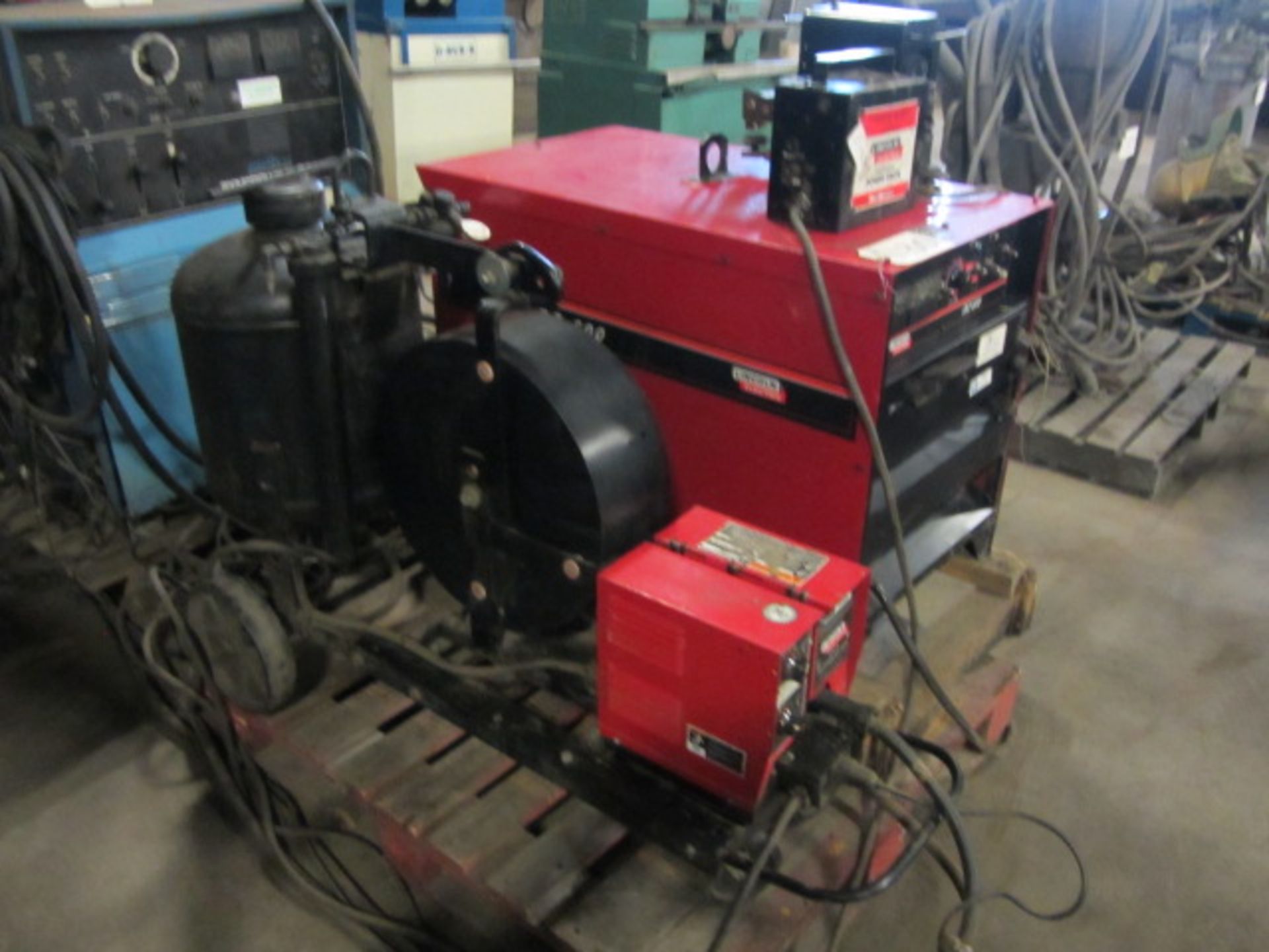 Lincoln DC600 Welder with LN-8 Multi-Process Wire Feeder, Flux Pot on Portable Cart, sn:U1070811579 - Image 3 of 4