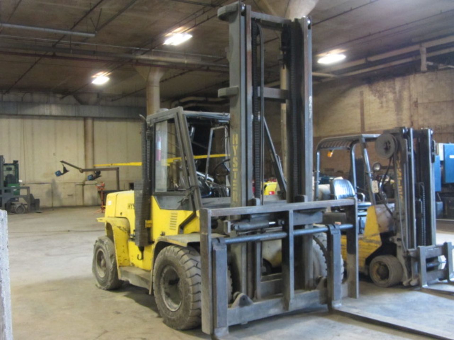 Hyster Model H135XL Outdoor 14,000lb Capacity Diesel Forklift with Hydraulic Mast Side Shifter, 70'' - Image 3 of 10