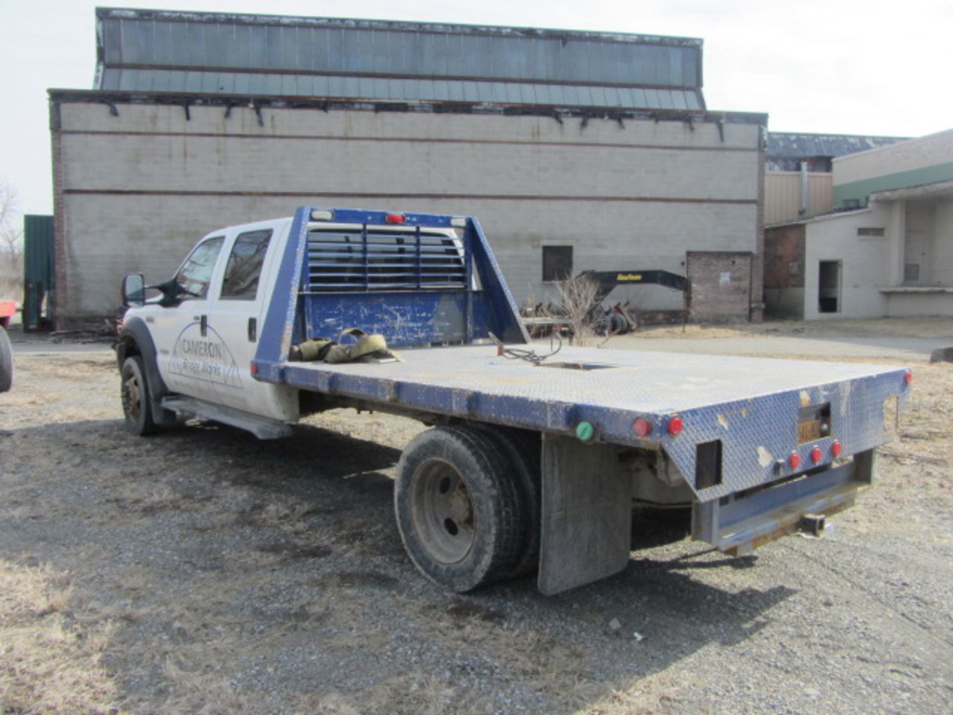 Ford F550 XLT Super Duty Flat Bed Truck with Gooseneck Hitch, 10' Diamond Plate Deck, Dual Rear - Image 5 of 6