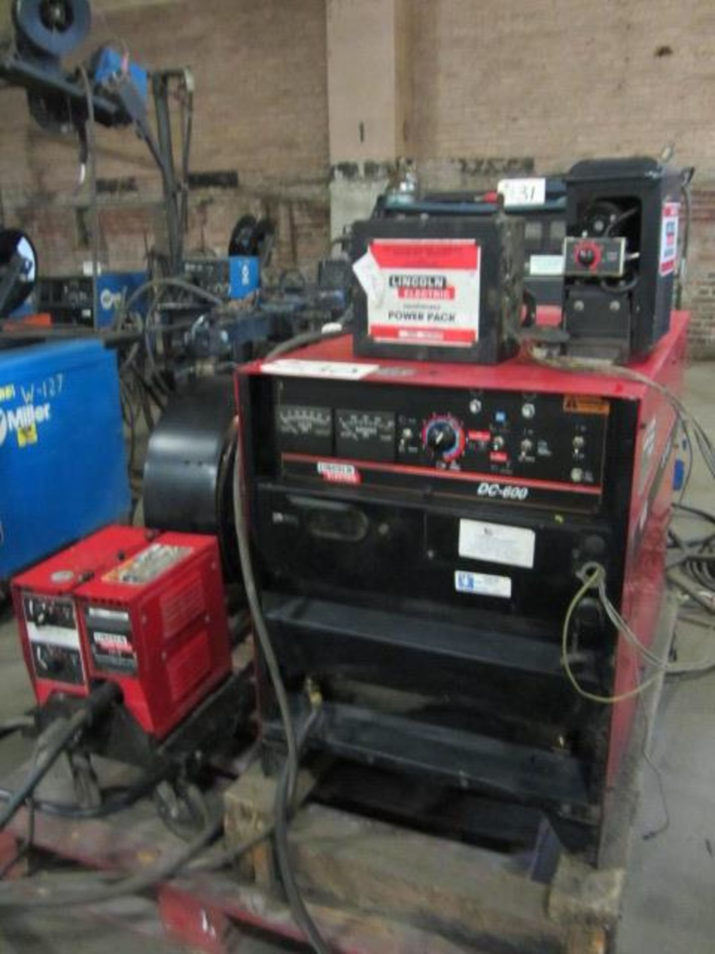 Lincoln DC600 Welder with LN-8 Multi-Process Wire Feeder, Flux Pot on Portable Cart, sn:U1070811579 - Image 4 of 4