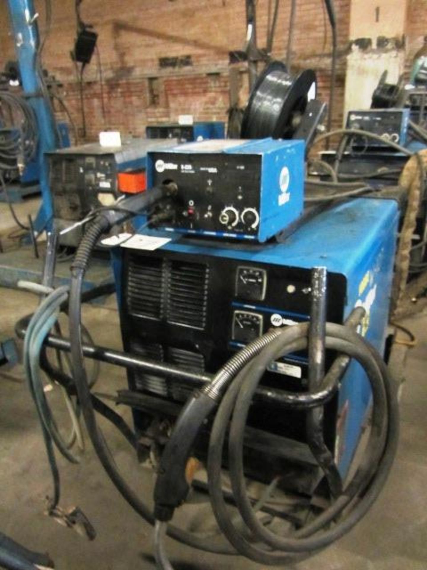 Miller Deltaweld 302 Portable Welder with Miller S22A Wire Feeder, sn:LA204617