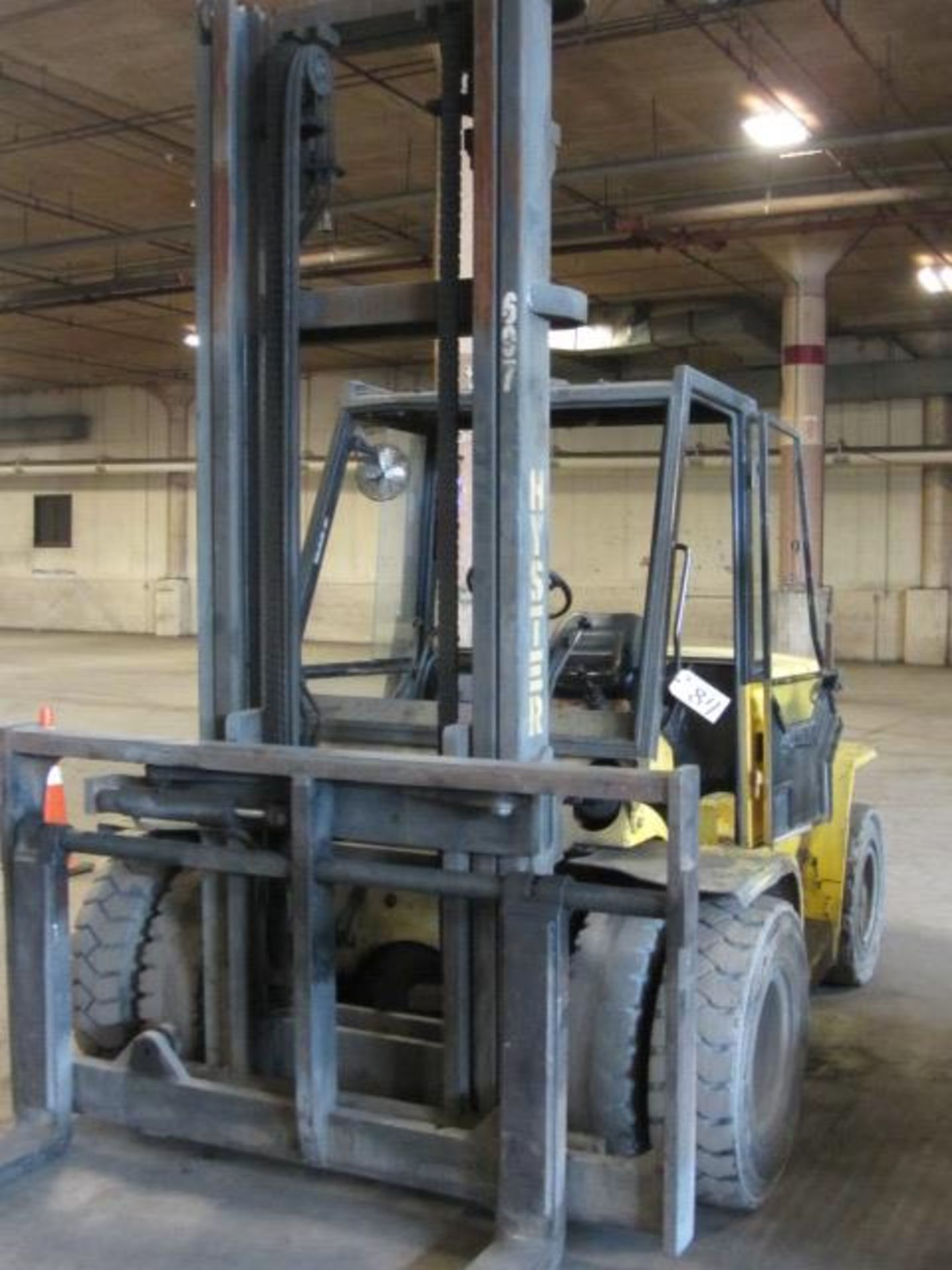 Hyster Model H135XL Outdoor 14,000lb Capacity Diesel Forklift with Hydraulic Mast Side Shifter, 70'' - Image 5 of 10