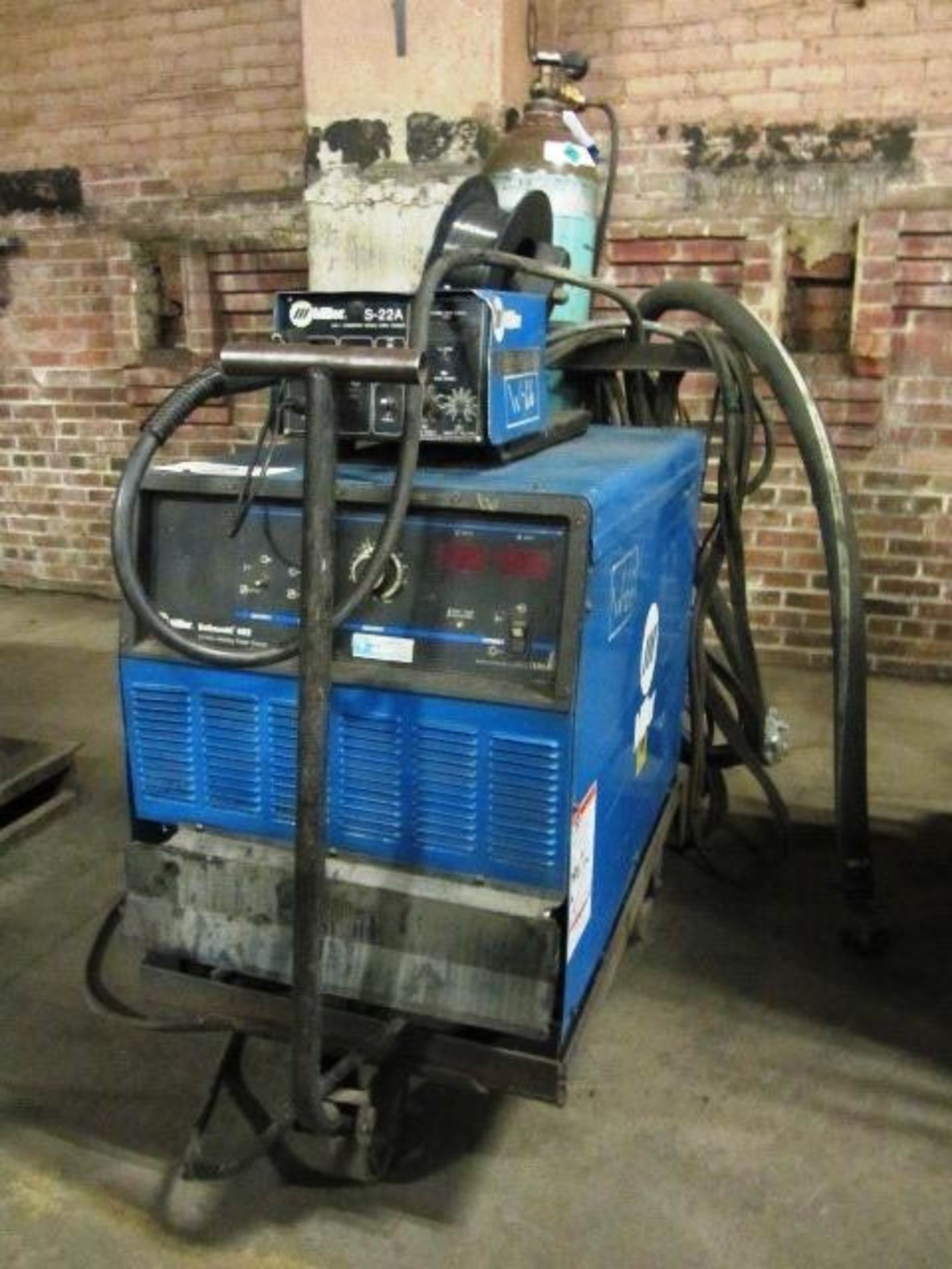 Miller Deltaweld 452 Portable Welder with Miller S22A Wire Feeder, sn:KF875363