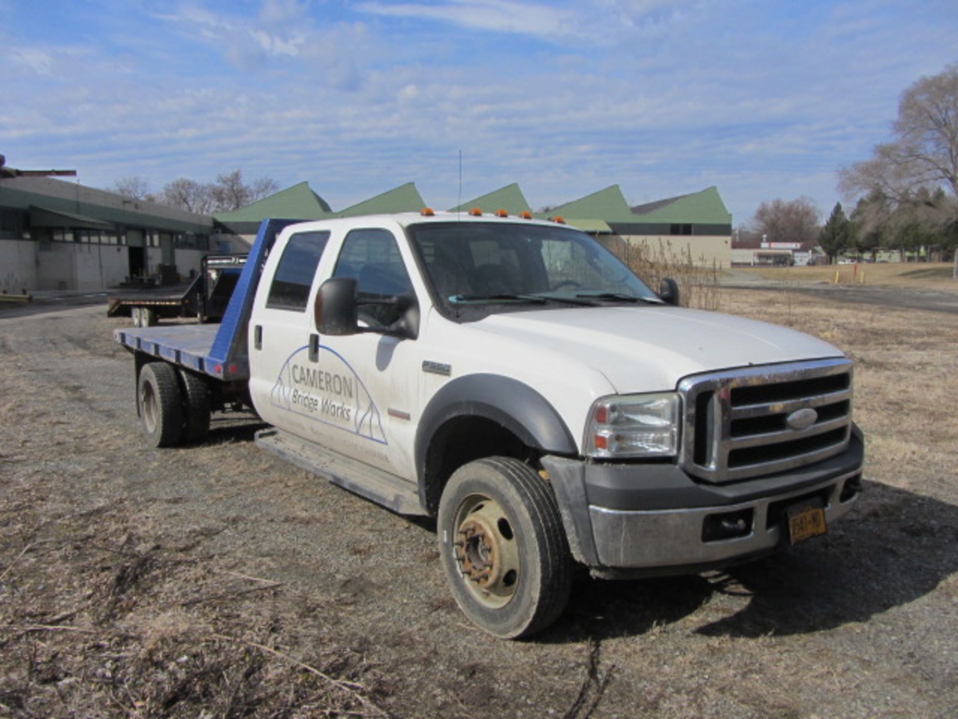 Ford F550 XLT Super Duty Flat Bed Truck with Gooseneck Hitch, 10' Diamond Plate Deck, Dual Rear - Image 2 of 6