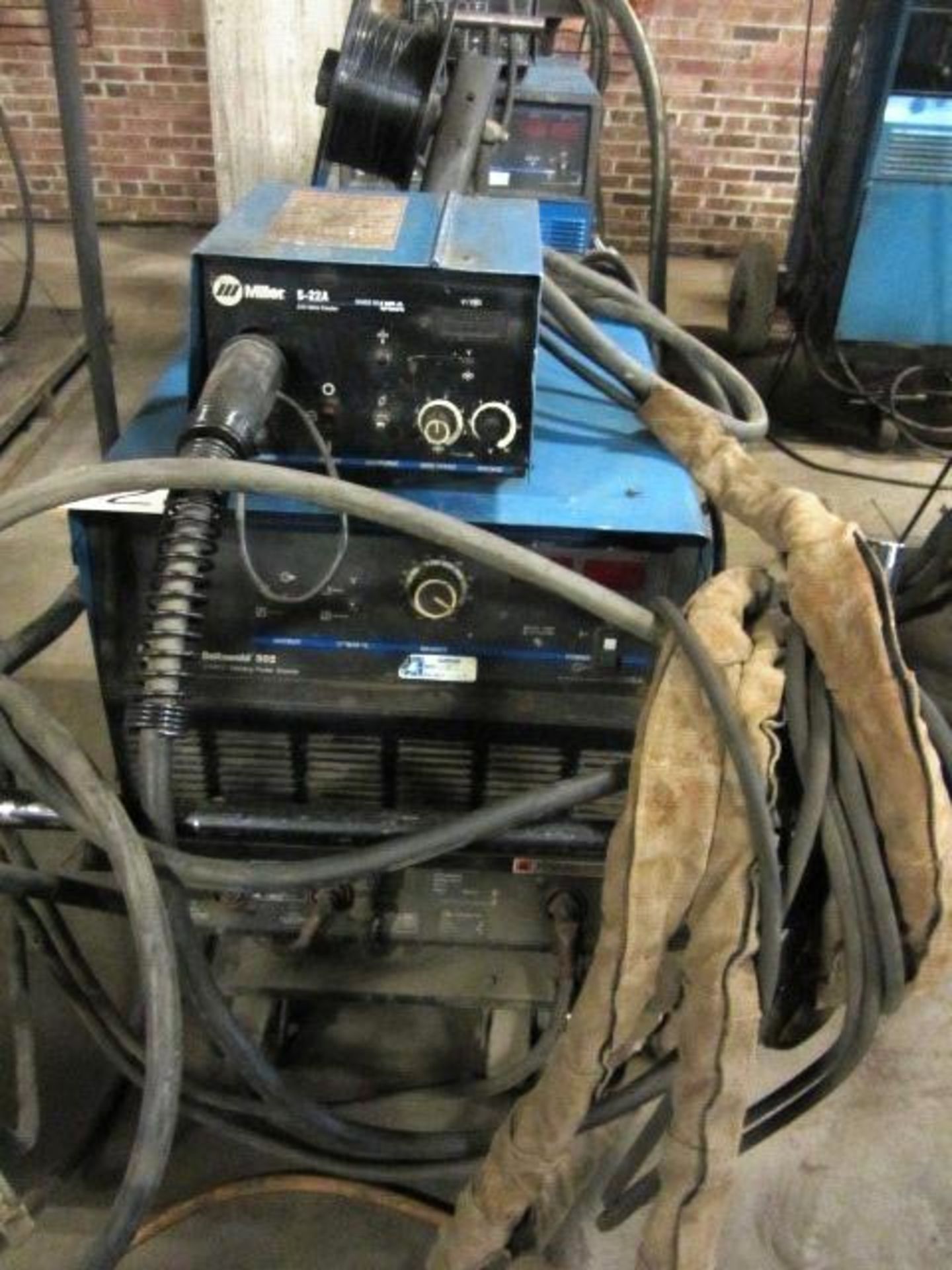 Miller Deltaweld 302 Portable Welder with Miller S22A Wire Feeder, sn:KG199111