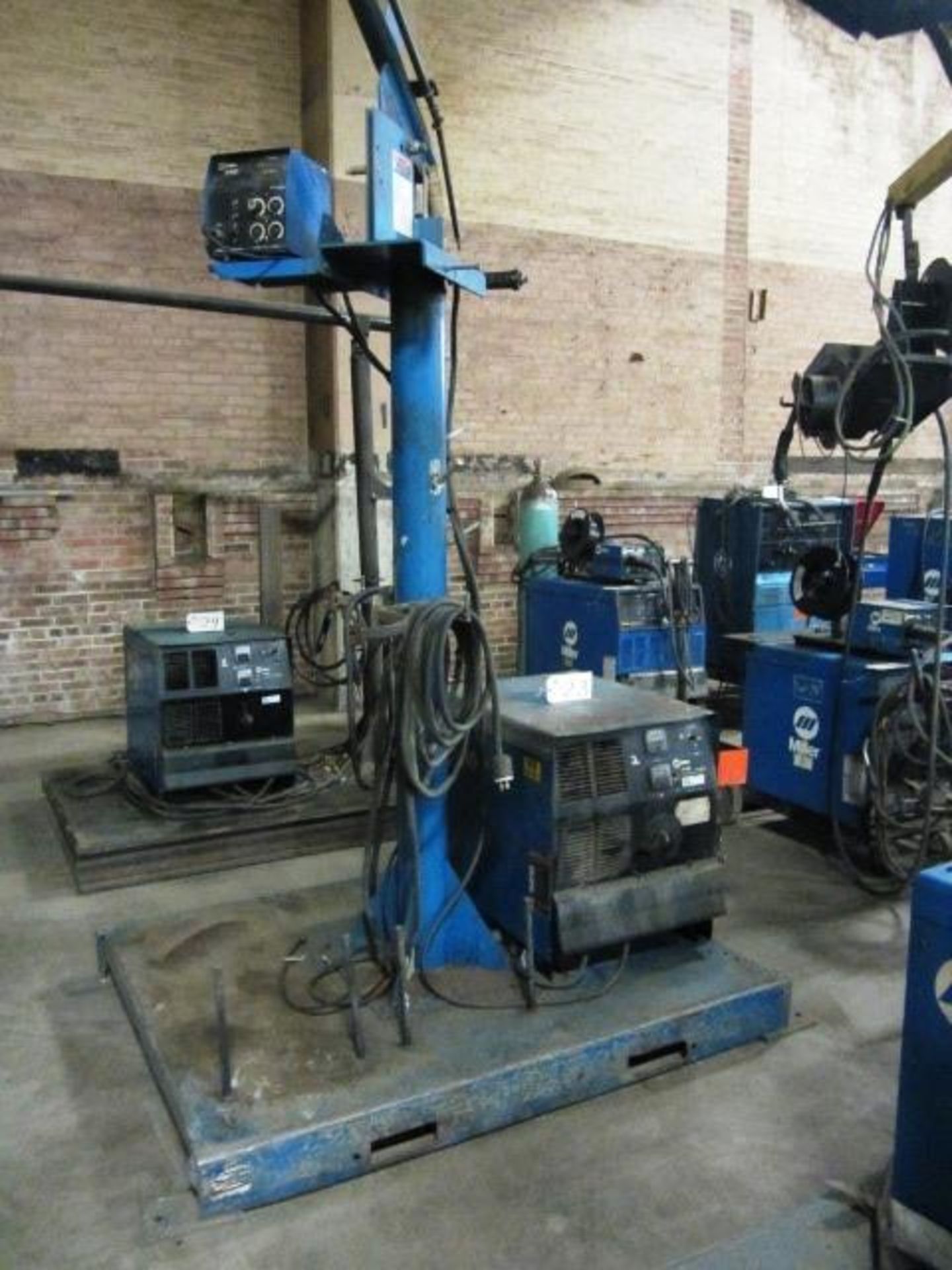 Miller CP302 Welder with Extend Reach Boom, Wire Feed, Platform, sn:LB215585