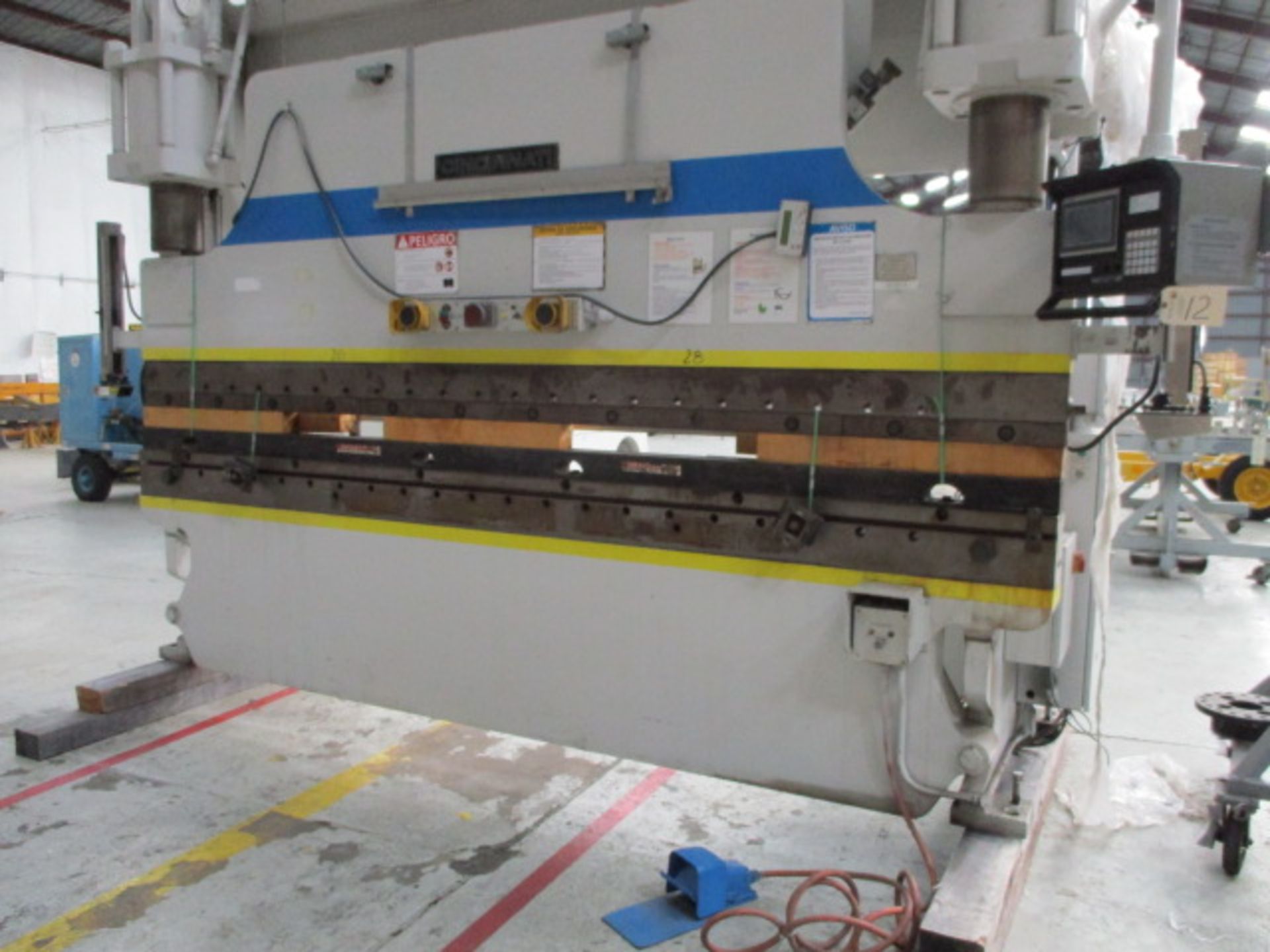 Cincinnati 230CB x 10FT 230 Ton x 12' 2-Axis CNC Hydraulic Press Brake with 10' Between Housings, - Image 3 of 12