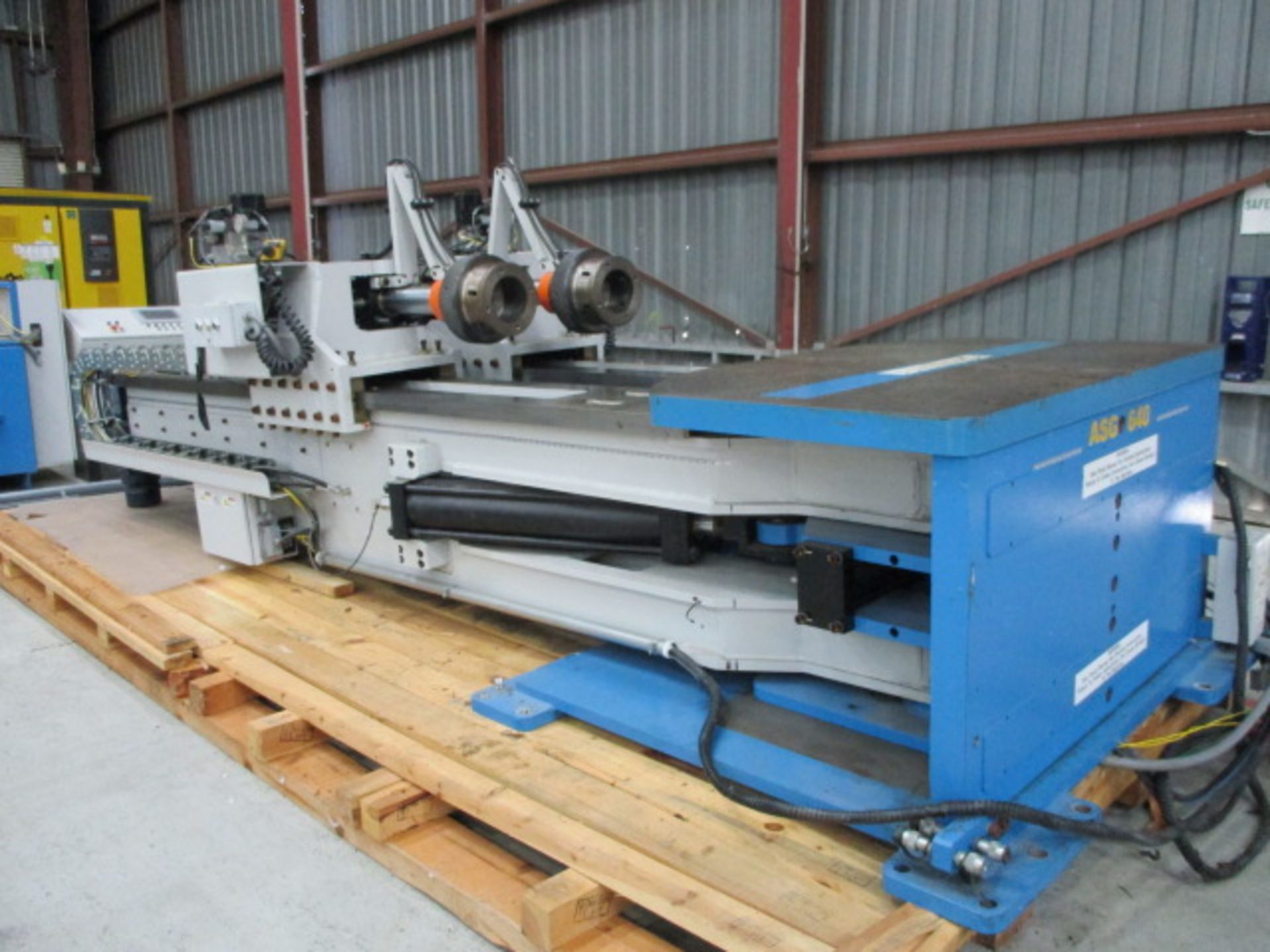 Beckwood Triform Model SF20T-240 20 Ton x 240'' Hydraulic Extrusion Stretch Forming Machine with PLC - Image 5 of 11