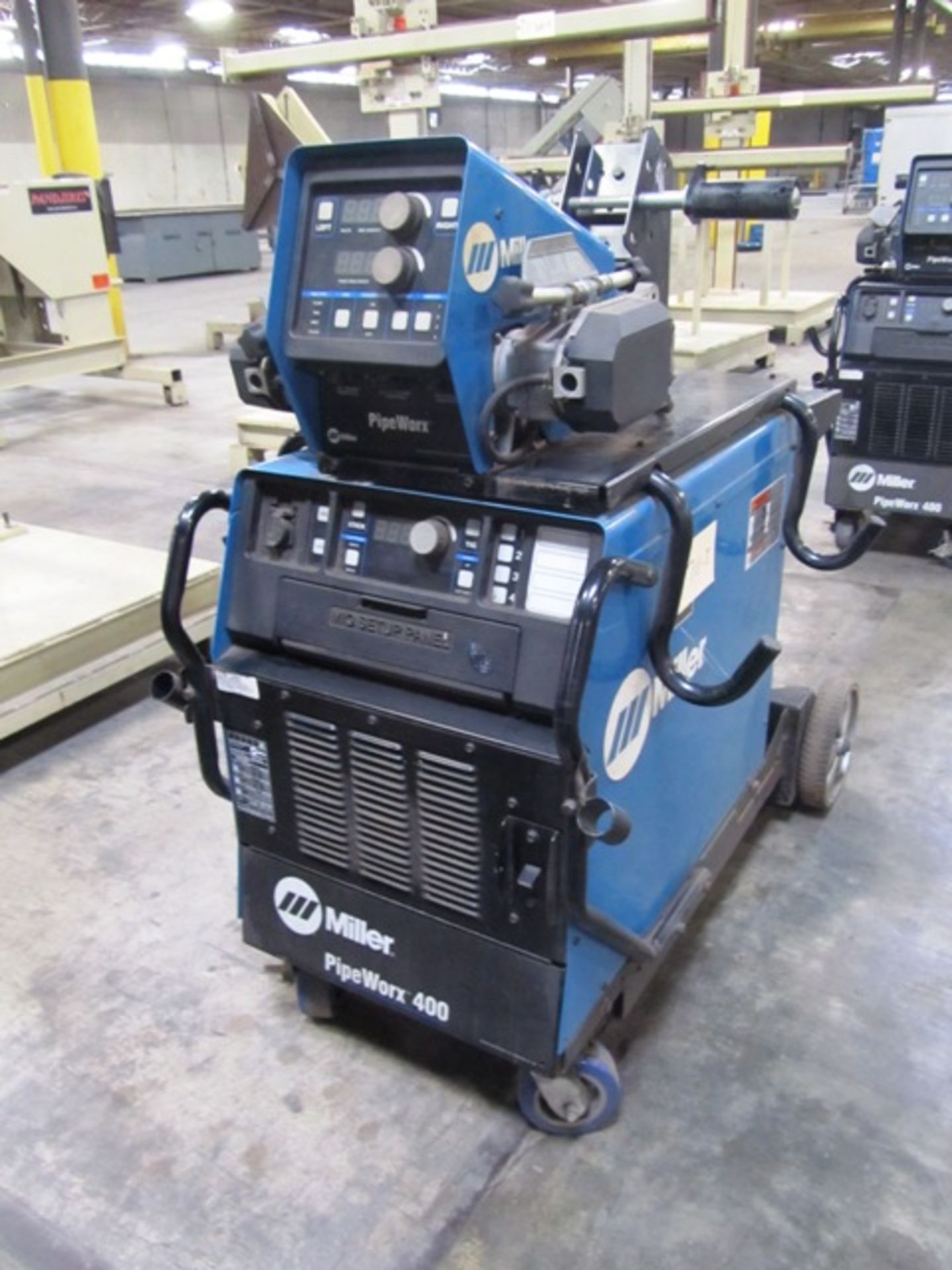 Miller Pipeworx 400 Portable Welder with Pipeworx Dual Wire Feeder, sn:MD110434G