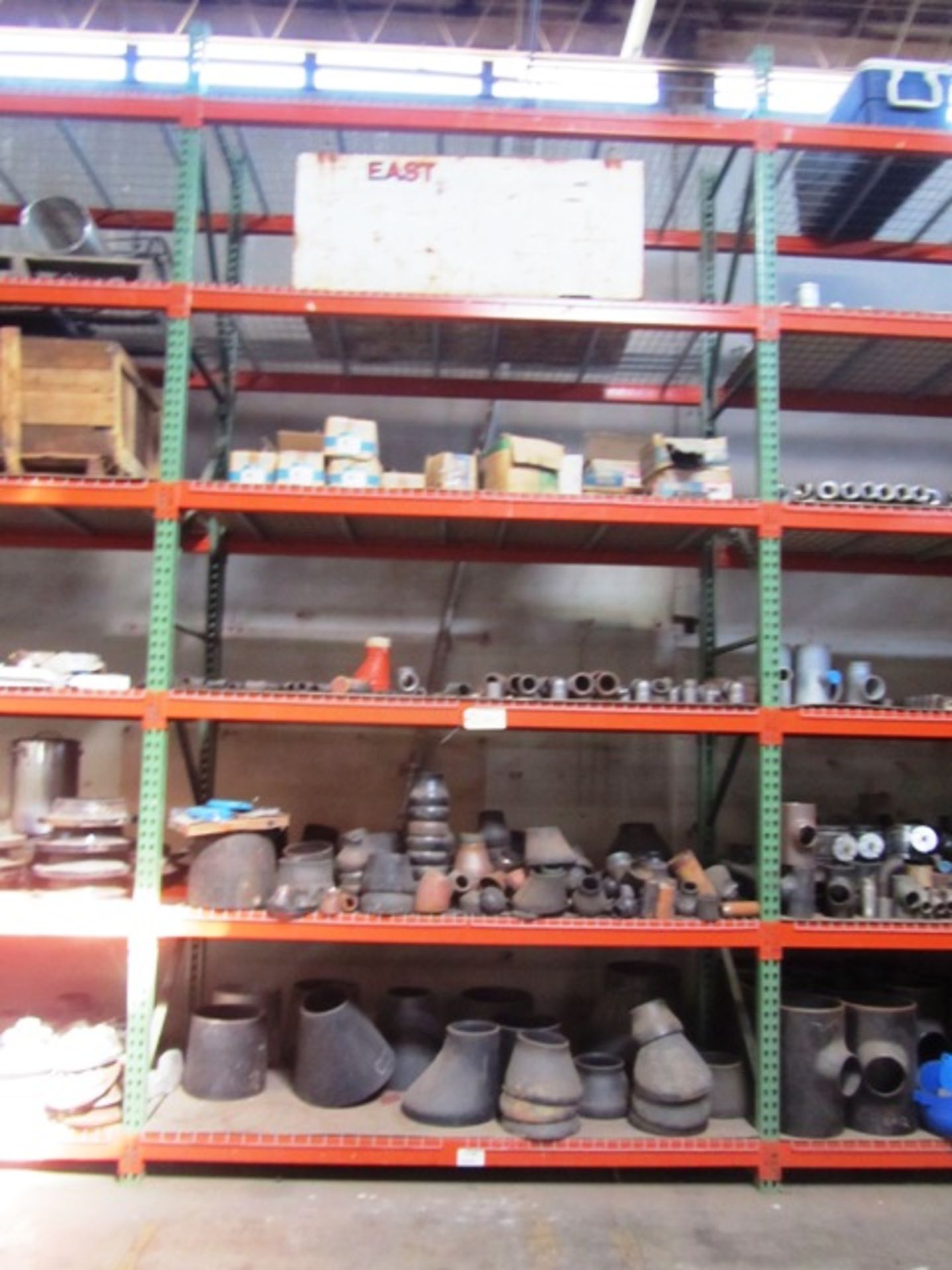 Contents of 5 Vertical Sections Pallet Racking consisting of Metal Parts, Metal Tank