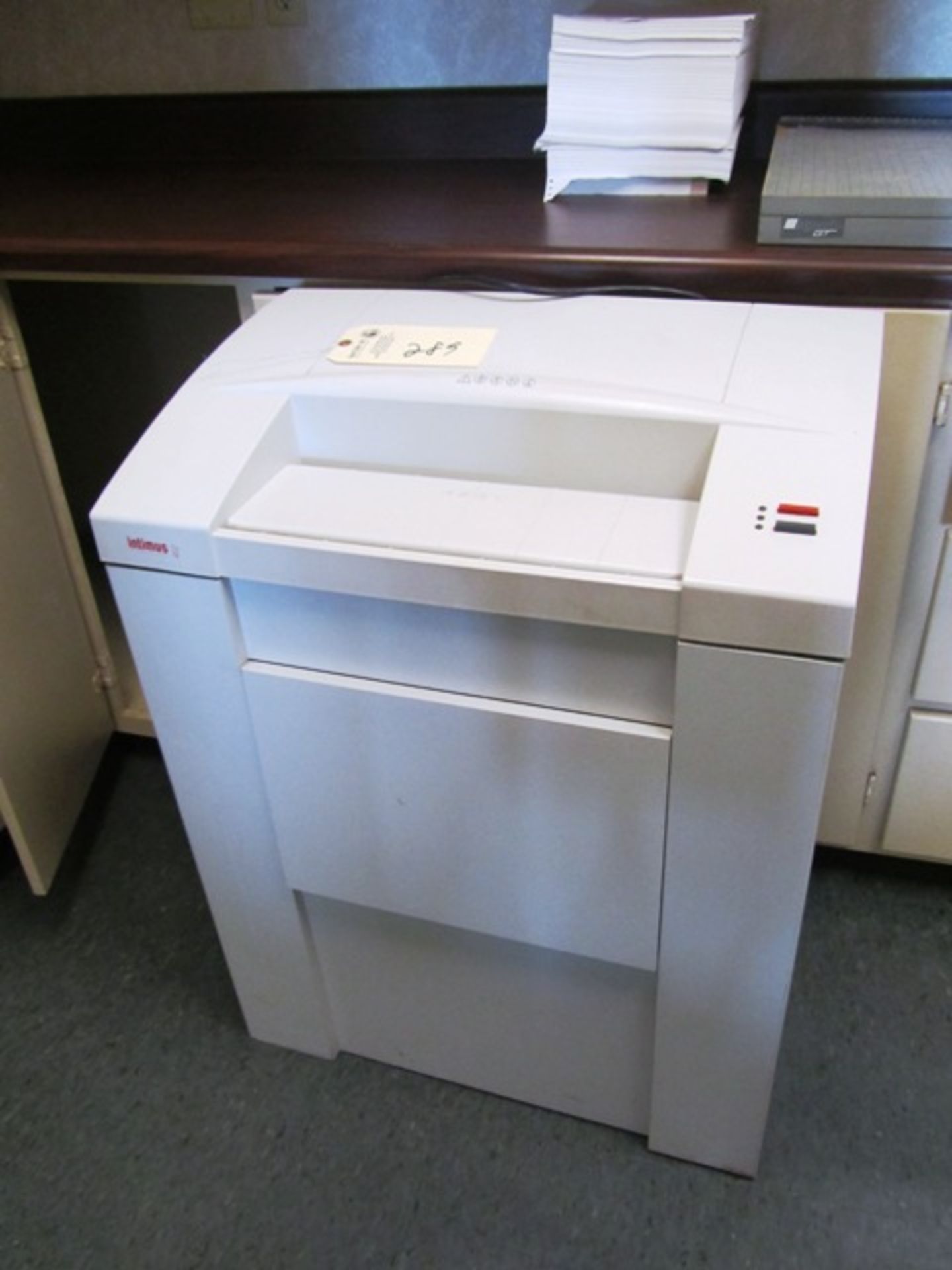 Intimus 452 Paper Shredder