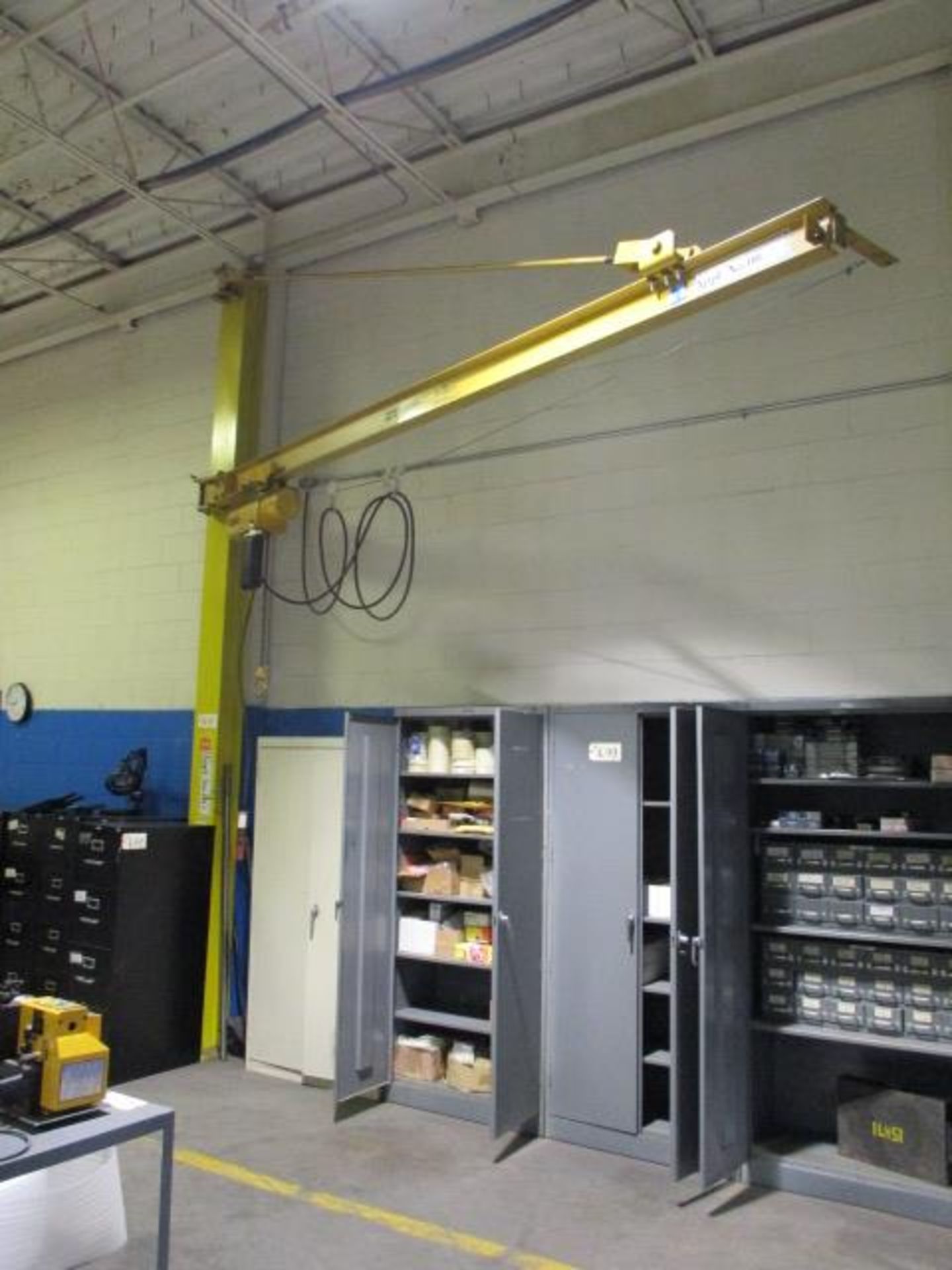 Gorbel 1/4 Ton Jib Crane with Hoist, Pendant Control