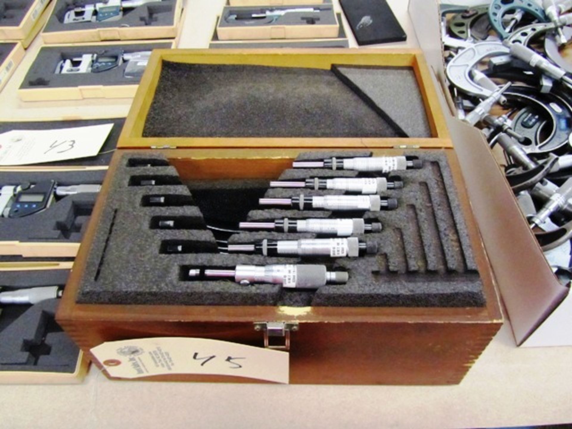 Starrett 0''-1'' - 5''-6'' Micrometer Set
