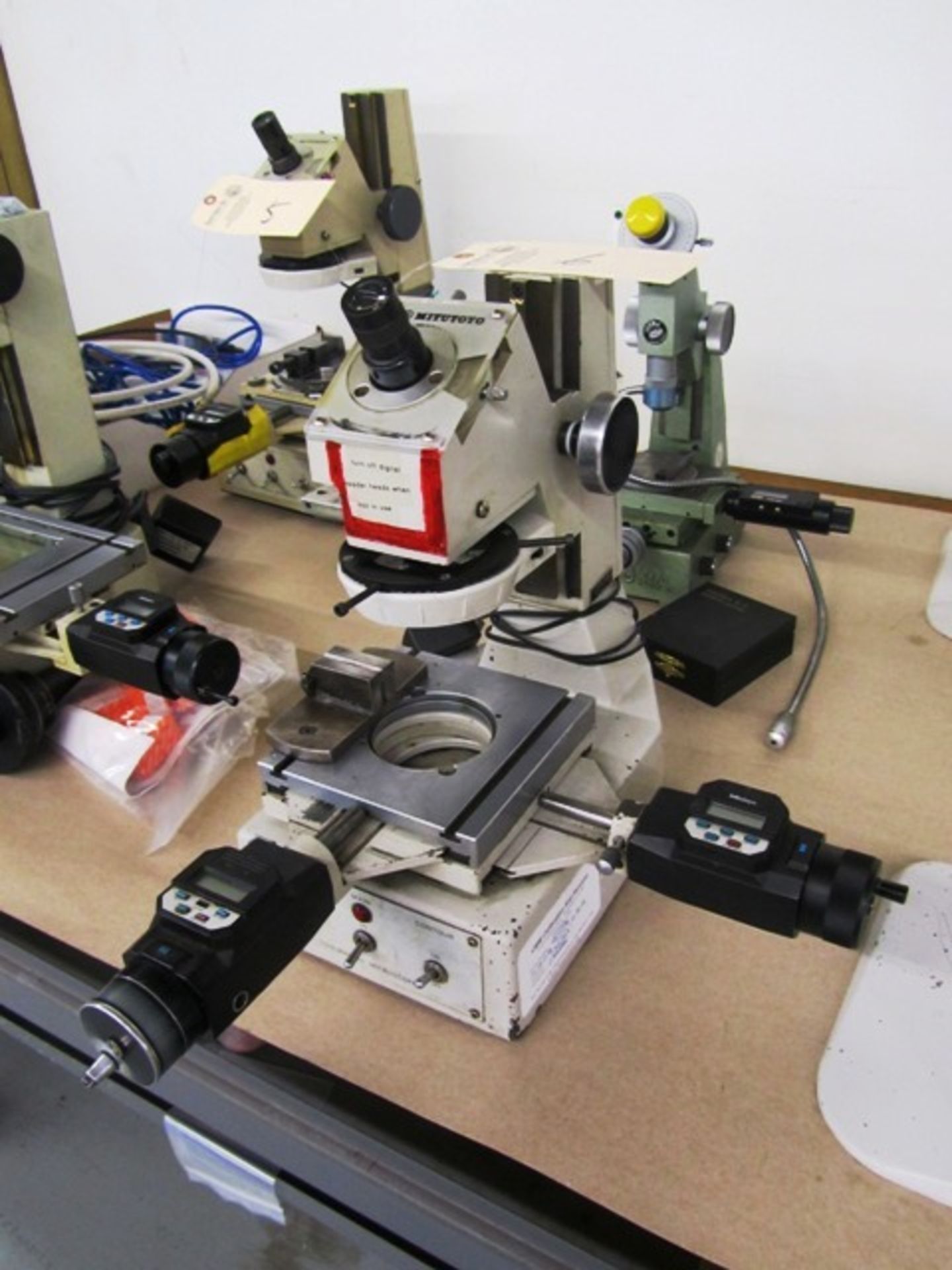 Mitutoyo Toolmakers Microscope