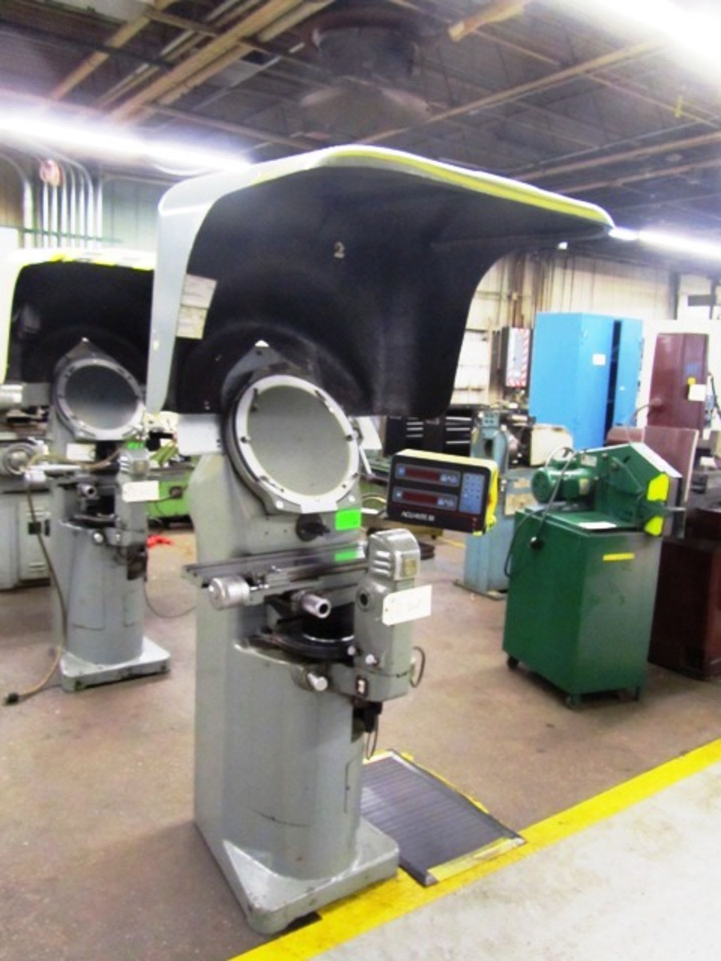 J & L 14'' Optical Comparator with AcuRite III DRO, sn:45947